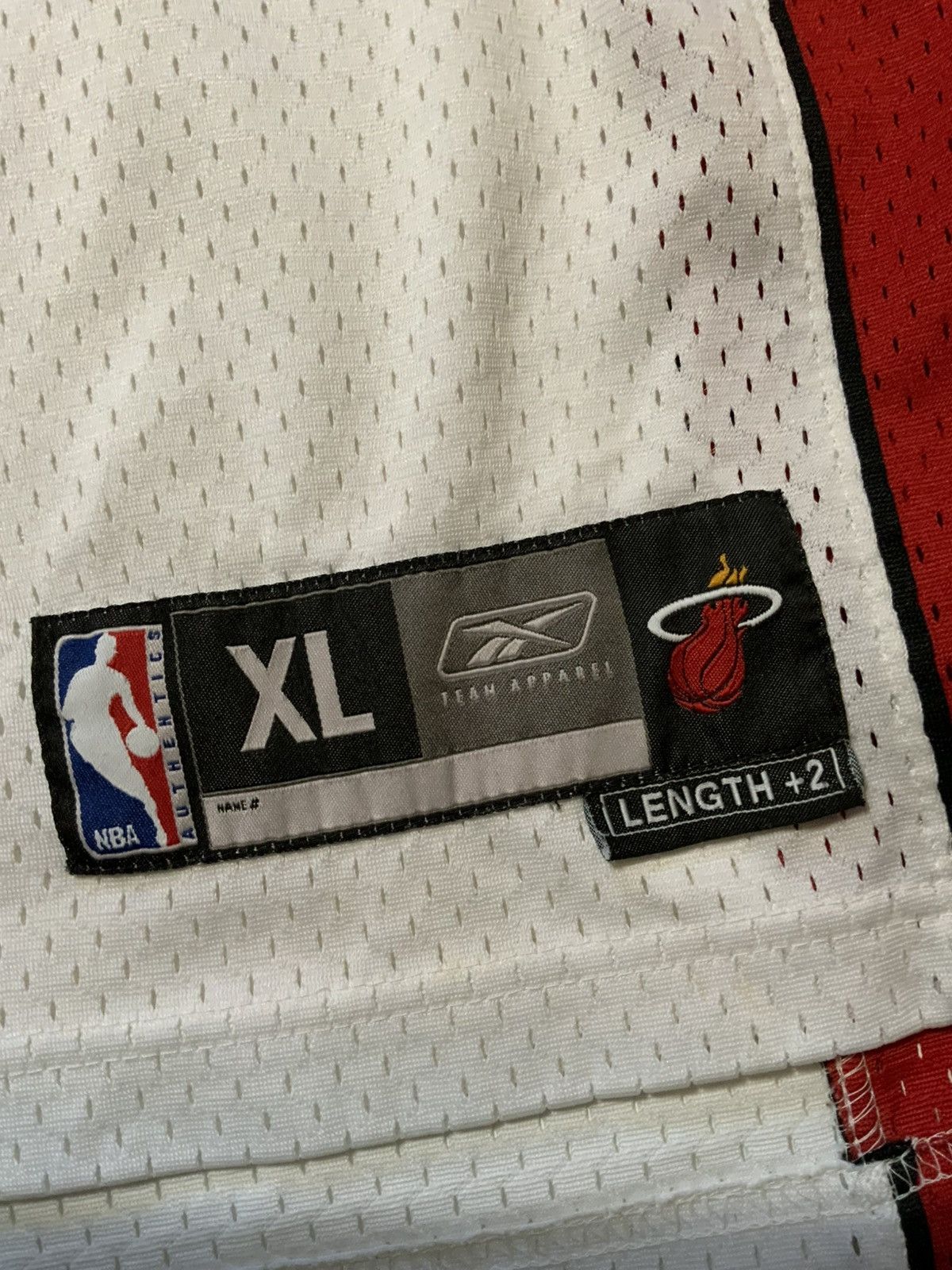 Reebok Reebok Miami Heat Dwyane Wade #3 Sewn Mesh Swingman Jersey Size US XL / EU 56 / 4 - 7 Thumbnail