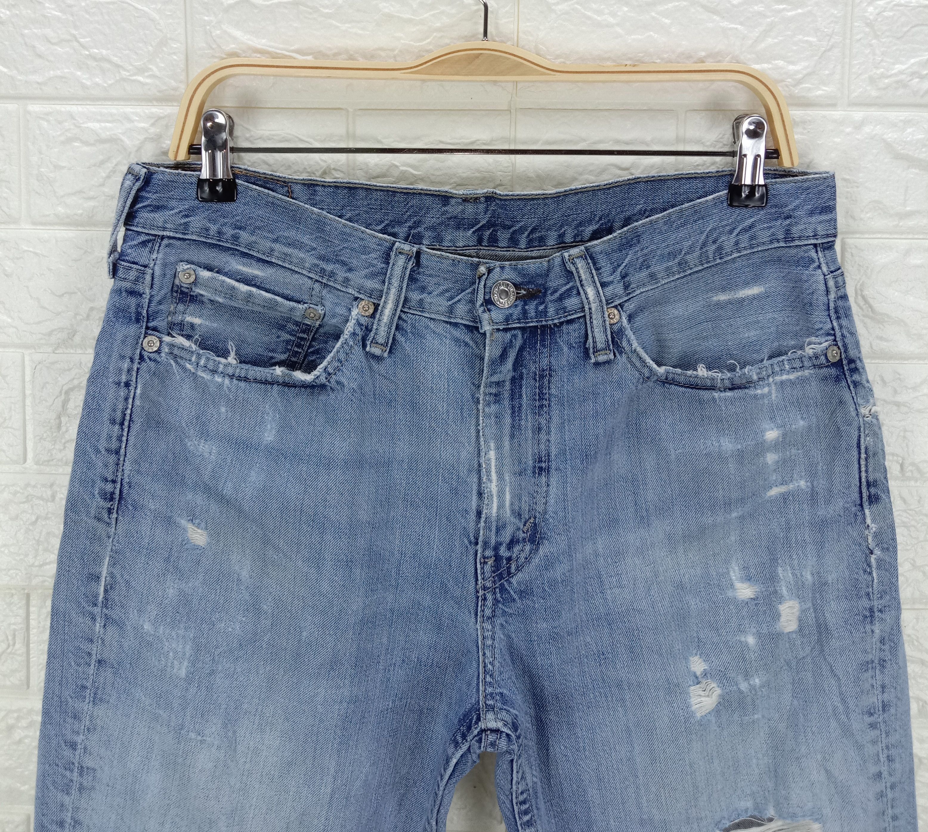 Levi's Vintage Levi's 514 Slim Straight Ripped Jeans Size US 32 / EU 48 - 2 Thumbnail