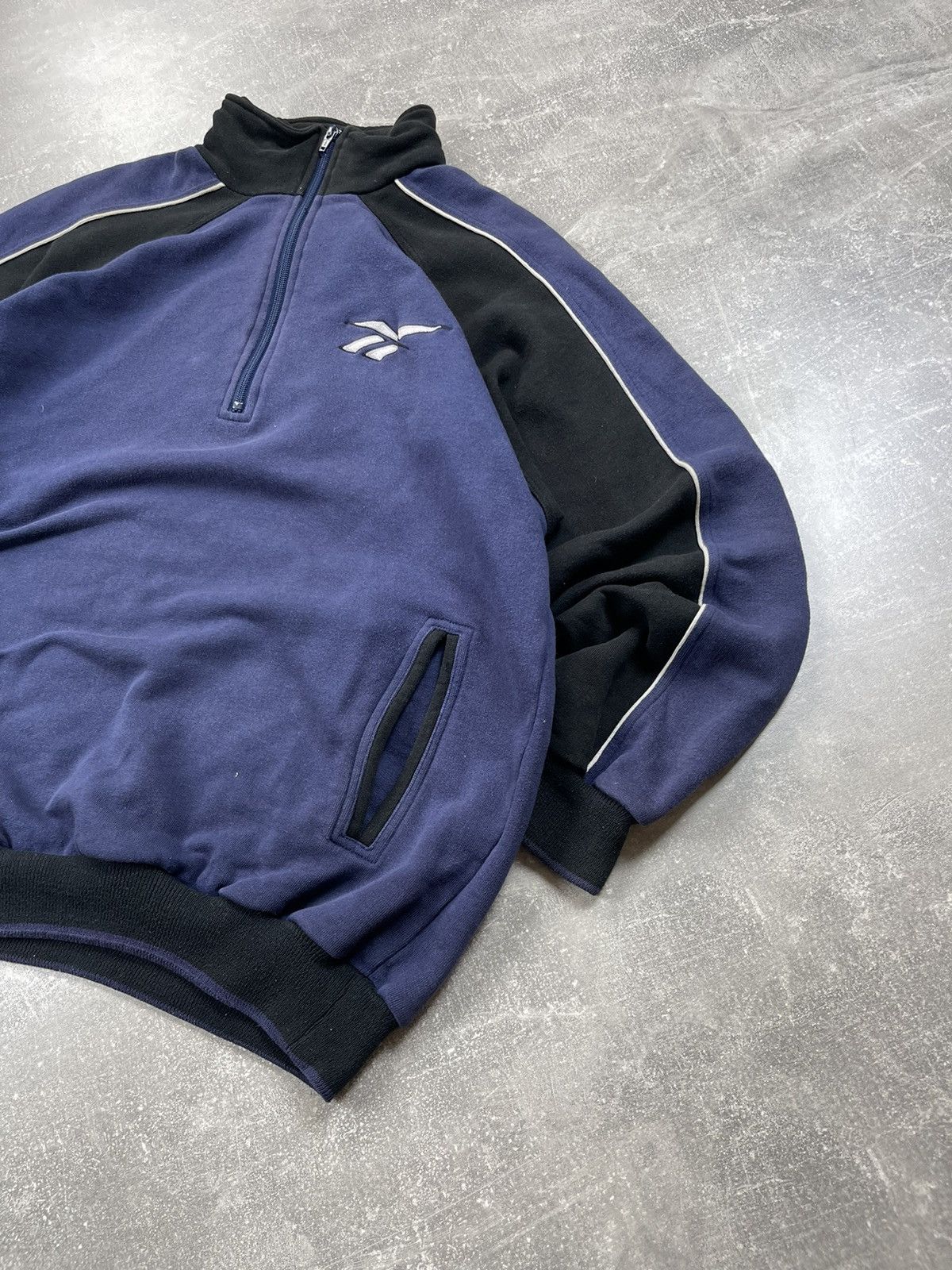 Reebok × Vintage Reebok Vintage 90s Black/Blue Sweatshirt Cotton 1/4 Zip Size US L / EU 52-54 / 3 - 3 Thumbnail