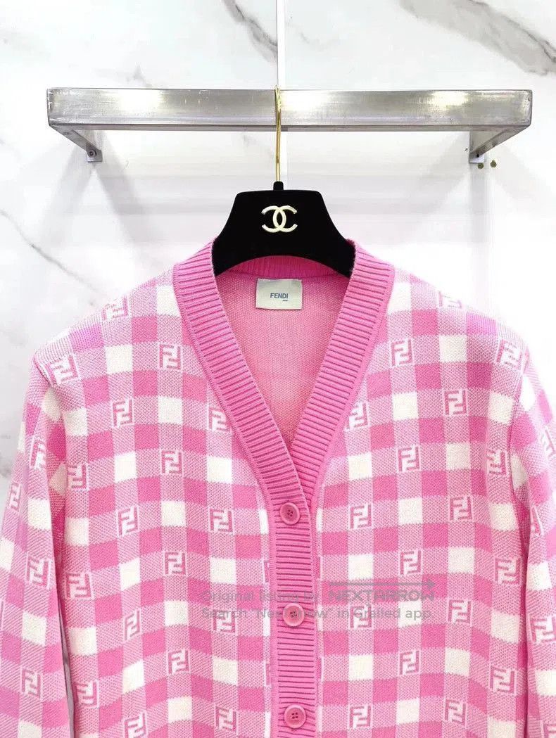 Fendi Fendi Pink F-Logo V-Neck Knit Cardigan. Size US XS / EU 42 / 0 - 3 Thumbnail