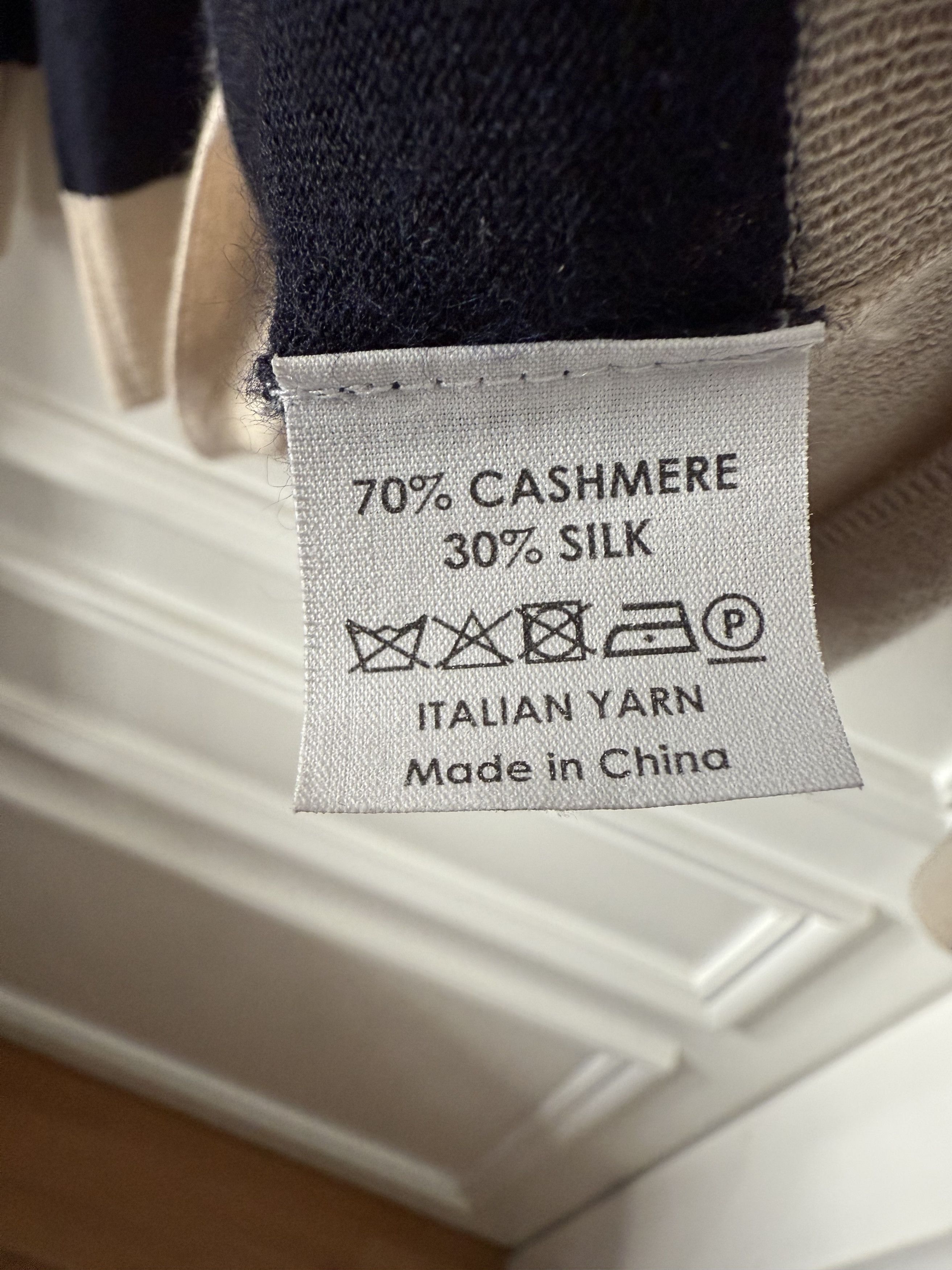Dries Van Noten DRIES VAN NOTEN SWEATER-NEW- SIZE-L 70% CASHMERE 30% SILK Size US L / EU 52-54 / 3 - 11 Thumbnail