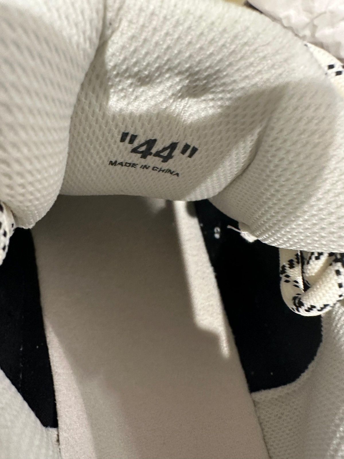 Off-White OFF-WHITE - Be Right Back Sneakers Back Suede White Black Size US 11 / EU 44 - 7 Thumbnail