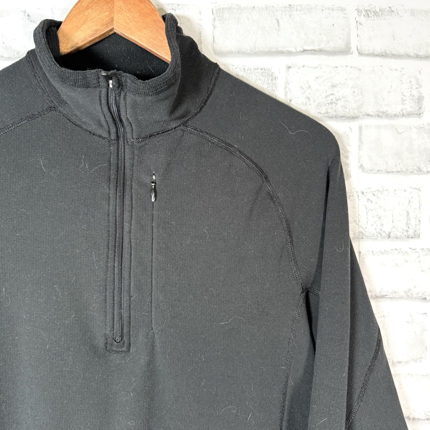Patagonia VINTAGE Patagonia Capilene Baselayer Black Polyester Blend Athletic Pullover Mens M Sweatshirt Zip Closure Size US M / EU 48-50 / 2 - 2 Thumbnail