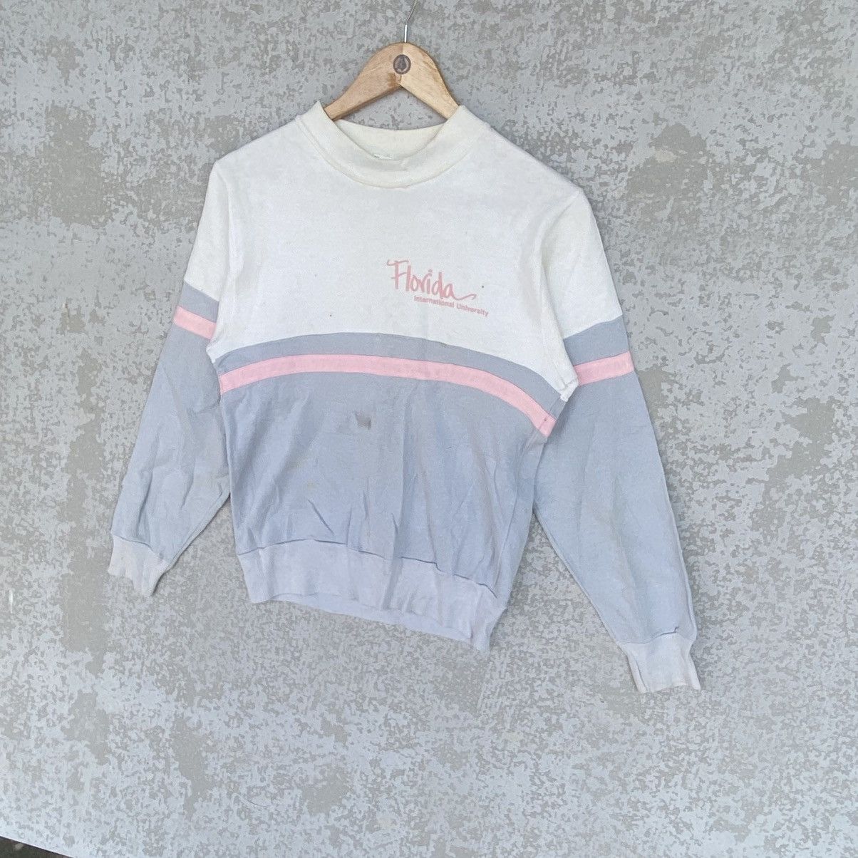 Other Vintage Velva Sheen Small Embroidered Sweatshirt White/Blue Size US L / EU 52-54 / 3 - 2 Thumbnail