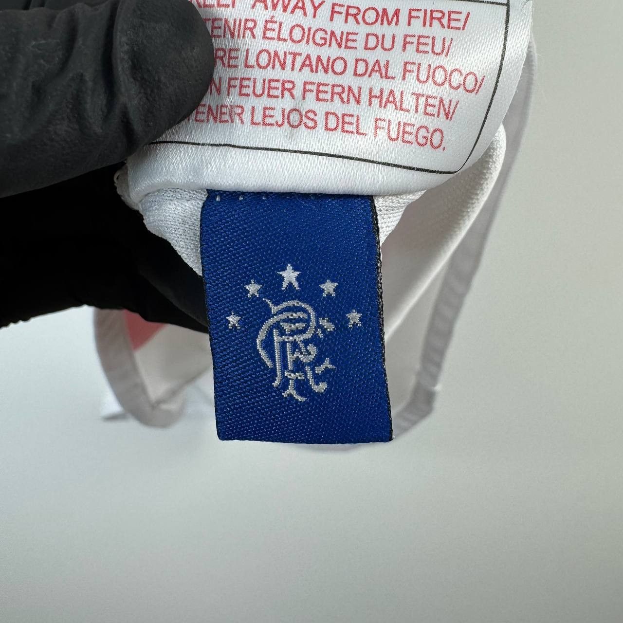 Umbro Glasgow Rangers Away 2004-05 Umbro Carling Jersey Men Size S Size US S / EU 44-46 / 1 - 5 Thumbnail
