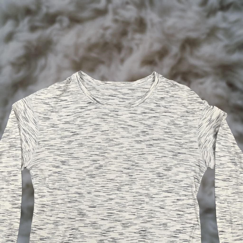 Lululemon Lululemon Swiftly Tech Shirt Womens 8 Gray Long Sleeve Running Athletic Seamless Moisture Wicking Crew Neck Slim Fit Plain Solid Vintage No Size M / US 6-8 / IT 42-44 - 1 Thumbnail