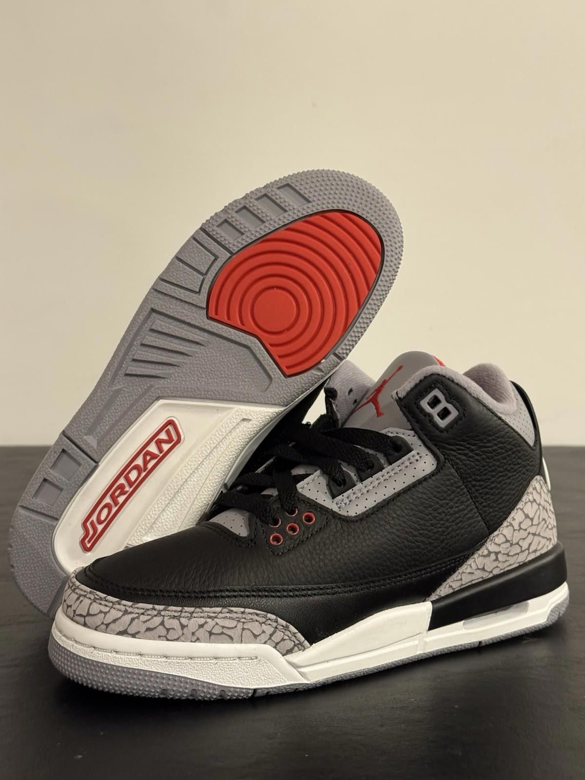 Grayers Nike Air Jordan 3 Retro GS Youth Size 4.5Y Black Fire Red Size US 5 / EU 37 - 6 Thumbnail