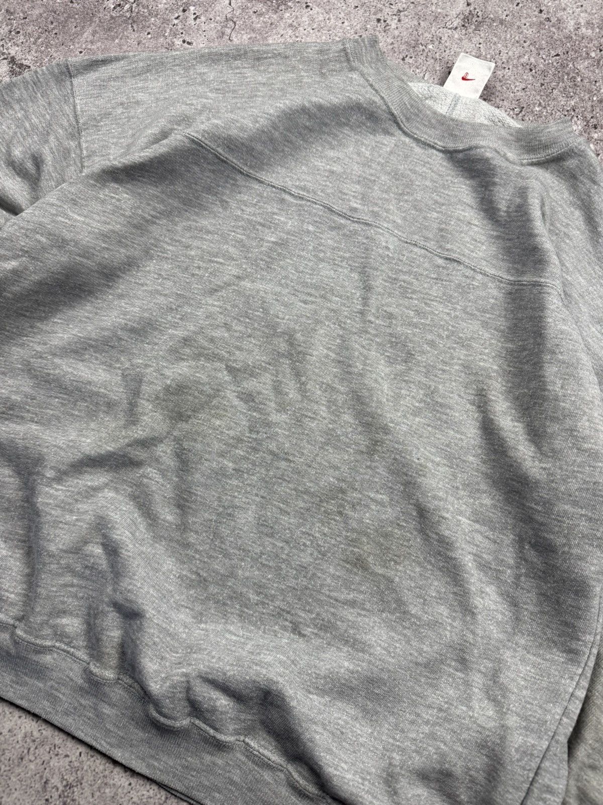 Nike Vintage Nike Swoosh Boxy Sweatshirt Distressed Y2K Rare L Size US M / EU 48-50 / 2 - 6 Thumbnail