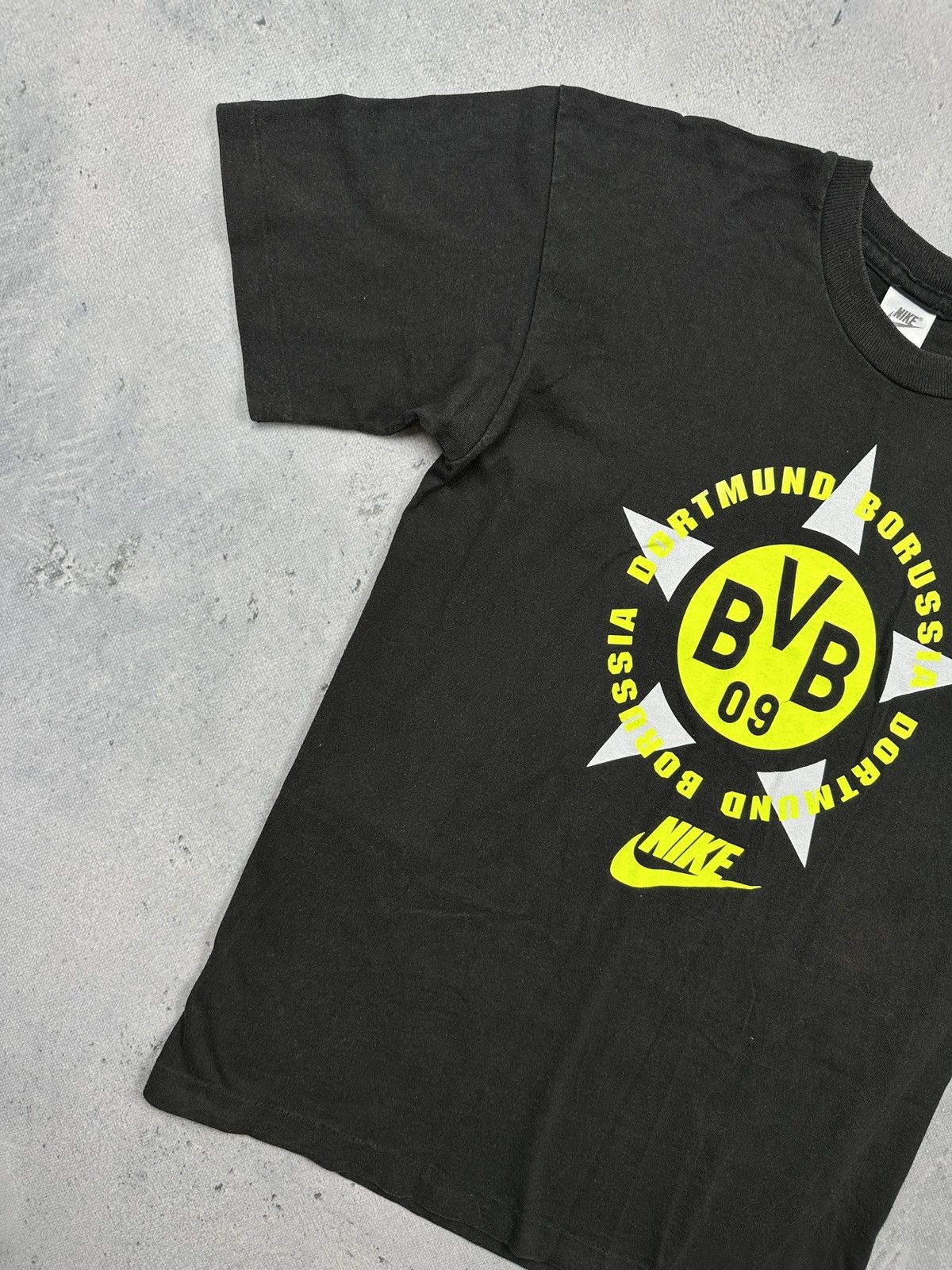 Nike Vintage Nike Borussia Dortmund BVB Football Made in Ireland Size US S / EU 44-46 / 1 - 2 Thumbnail