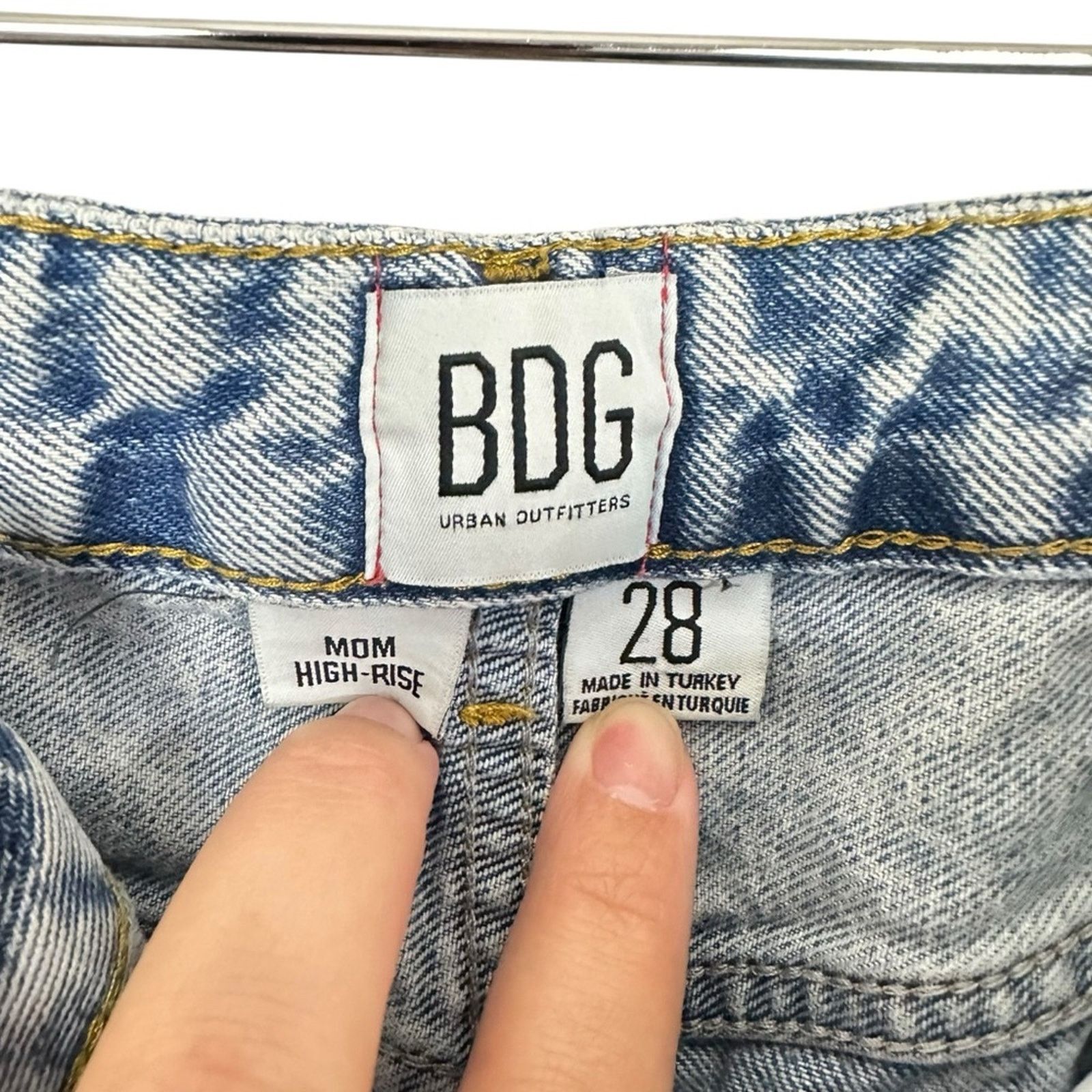 Bdg Urban Outfitters BDG High Rise Acid Wash Mom Jeans Size 28 Size 28" / US 6 / IT 42 - 4 Thumbnail