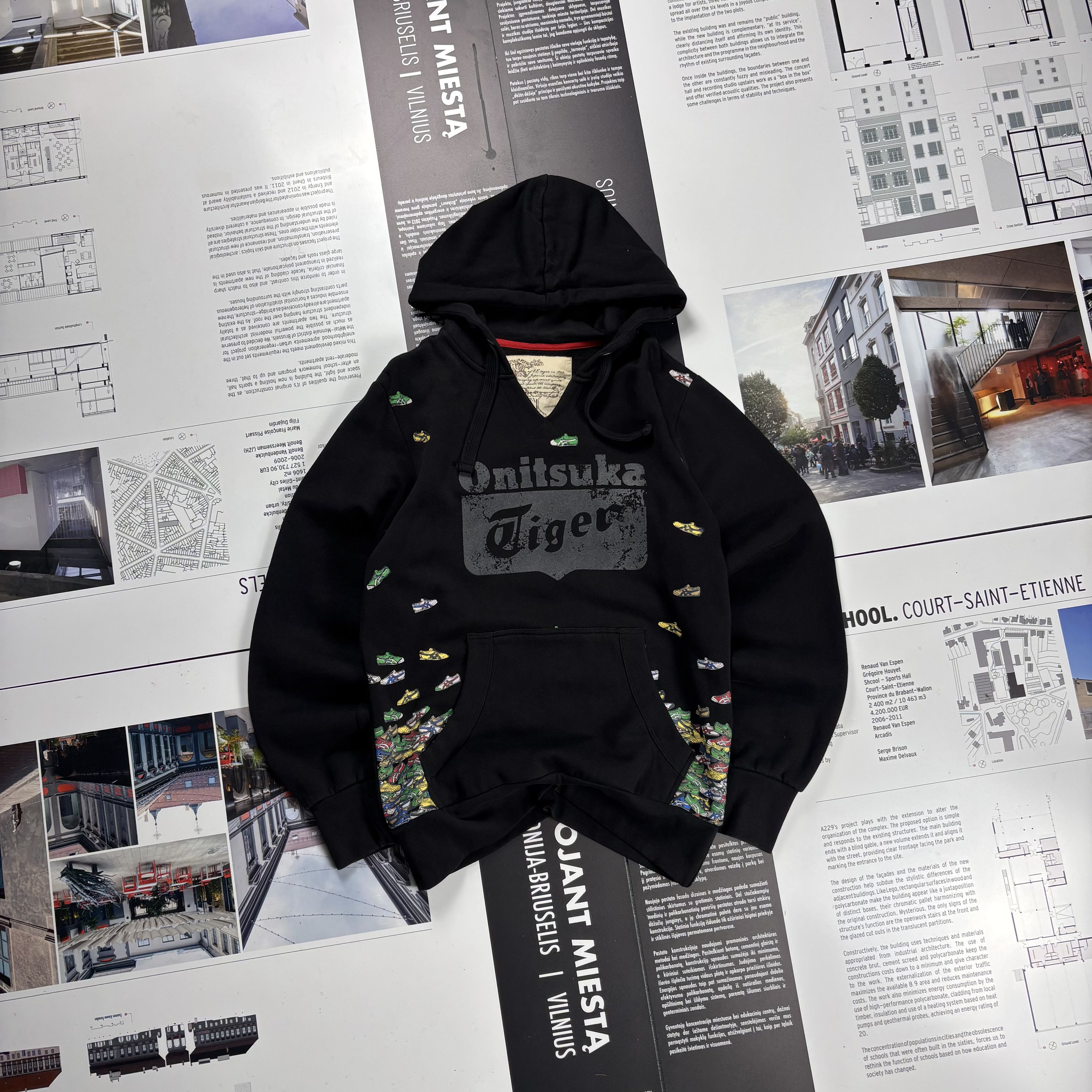 Onitsuka Tiger Onitsuka Tiger Hoodie Size US L / EU 52-54 / 3 - 1 Thumbnail