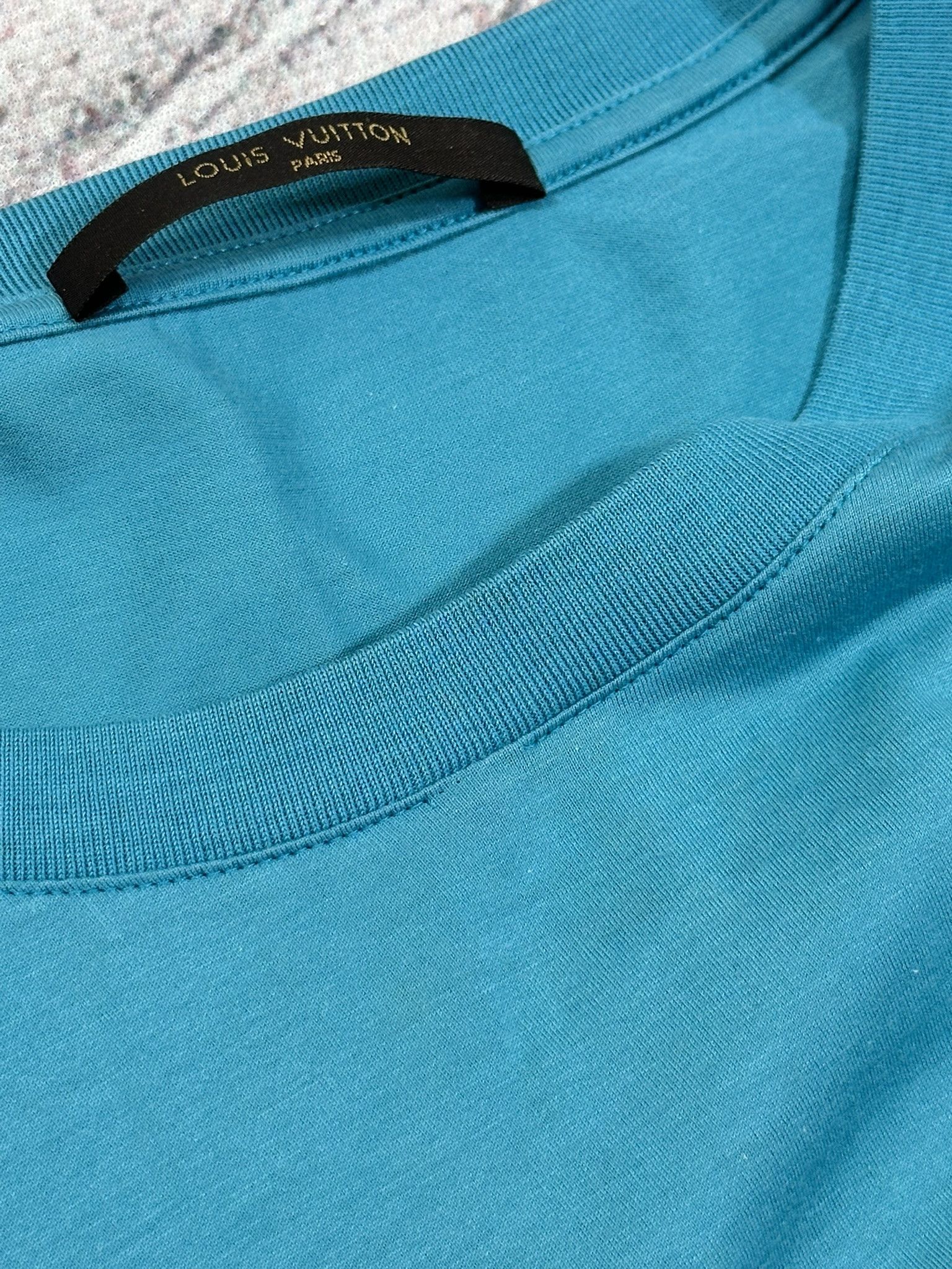 Louis Vuitton Louis Vuitton T-Shirt Feathers LV Logo Print Blue Size M / US 6-8 / IT 42-44 - 12 Thumbnail