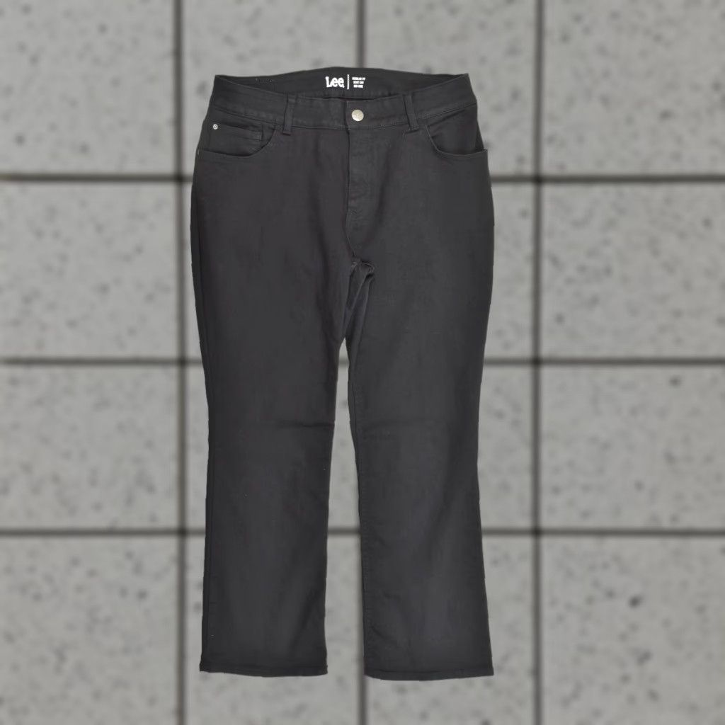 Lee Lee Regular Fit Bootcut Pants Mid Rise Black 16W P Petite Stretch Women's Casual Trousers Size 38" / US 16 / IT 52 - 1 Thumbnail