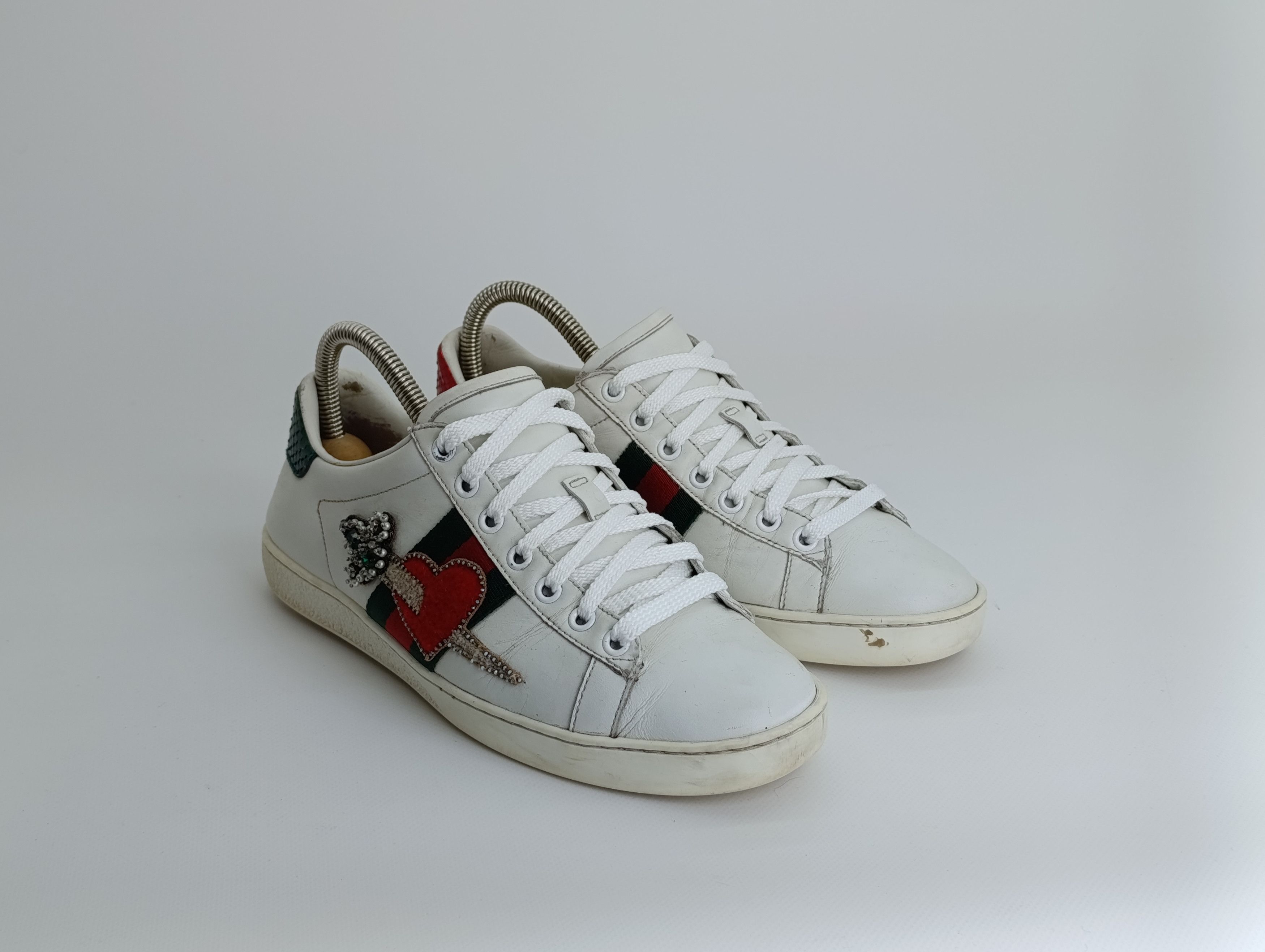 Gucci GUCCI ACE HEART DAGGER LEATHER SHOES EMBROIDERED SNEAKERS Size US 7 / IT 37 - 2 Thumbnail