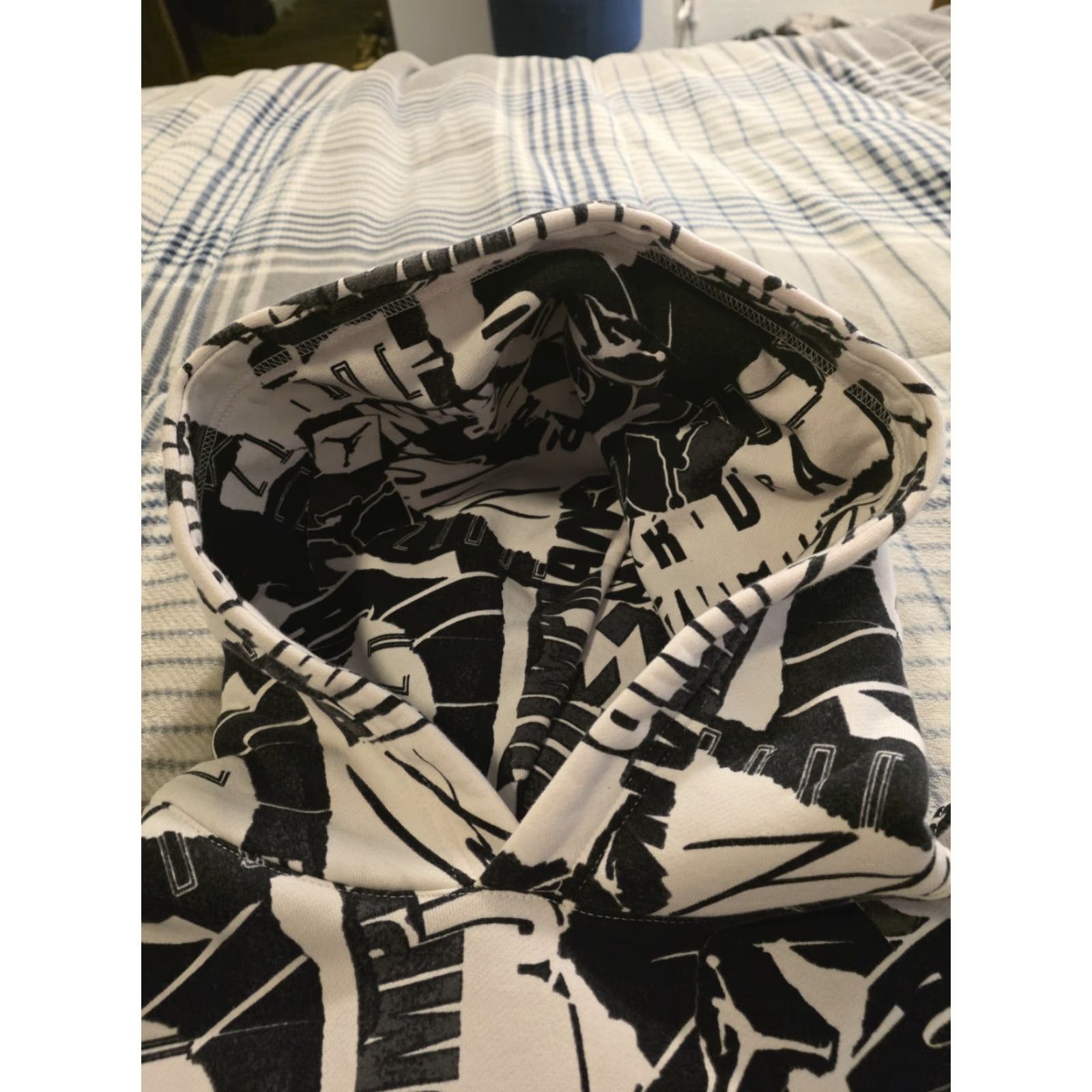 Jordan Brand VINTAGE Nike Air Jordan Essentials All Over Print Pullover Hoodie Black & White Large Size US L / EU 52-54 / 3 - 4 Thumbnail