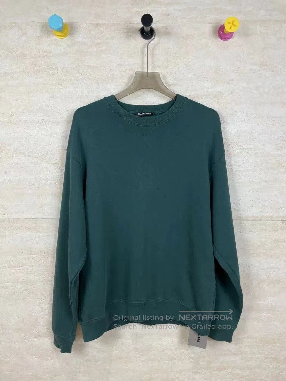 Balenciaga Balenciaga Green Back Logo Sweatshirt. Size US S / EU 44-46 / 1 - 1 Thumbnail