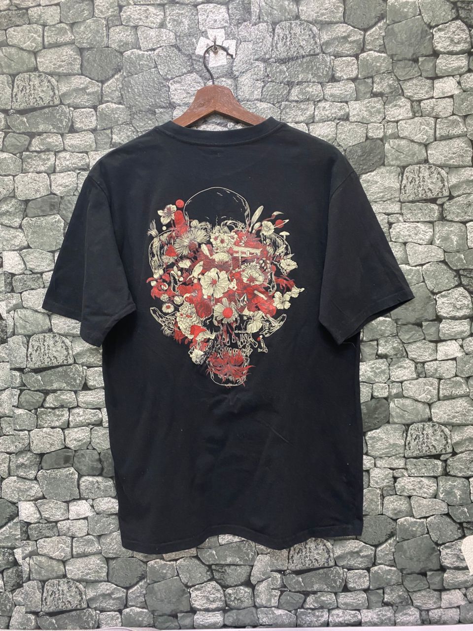 Volcom Vintage Volcom Skulls Streetwear Tshirt Size US M / EU 48-50 / 2 - 1 Thumbnail