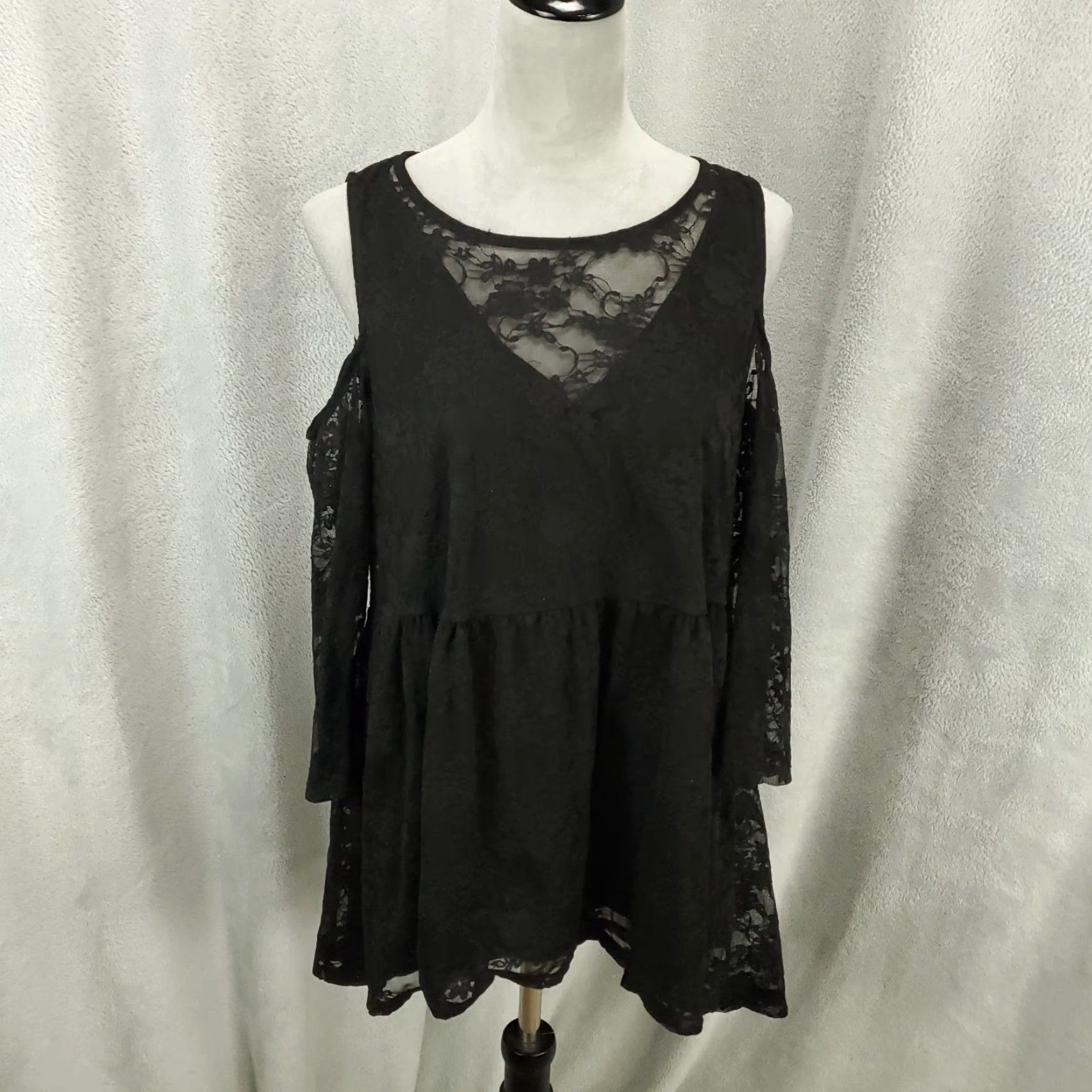 Torrid Torrid Tunic Women 1X Black Mini Dress Lace Sheer Cold Shoulder Neck Size XL / US 12-14 / IT 48-50 - 2 Thumbnail