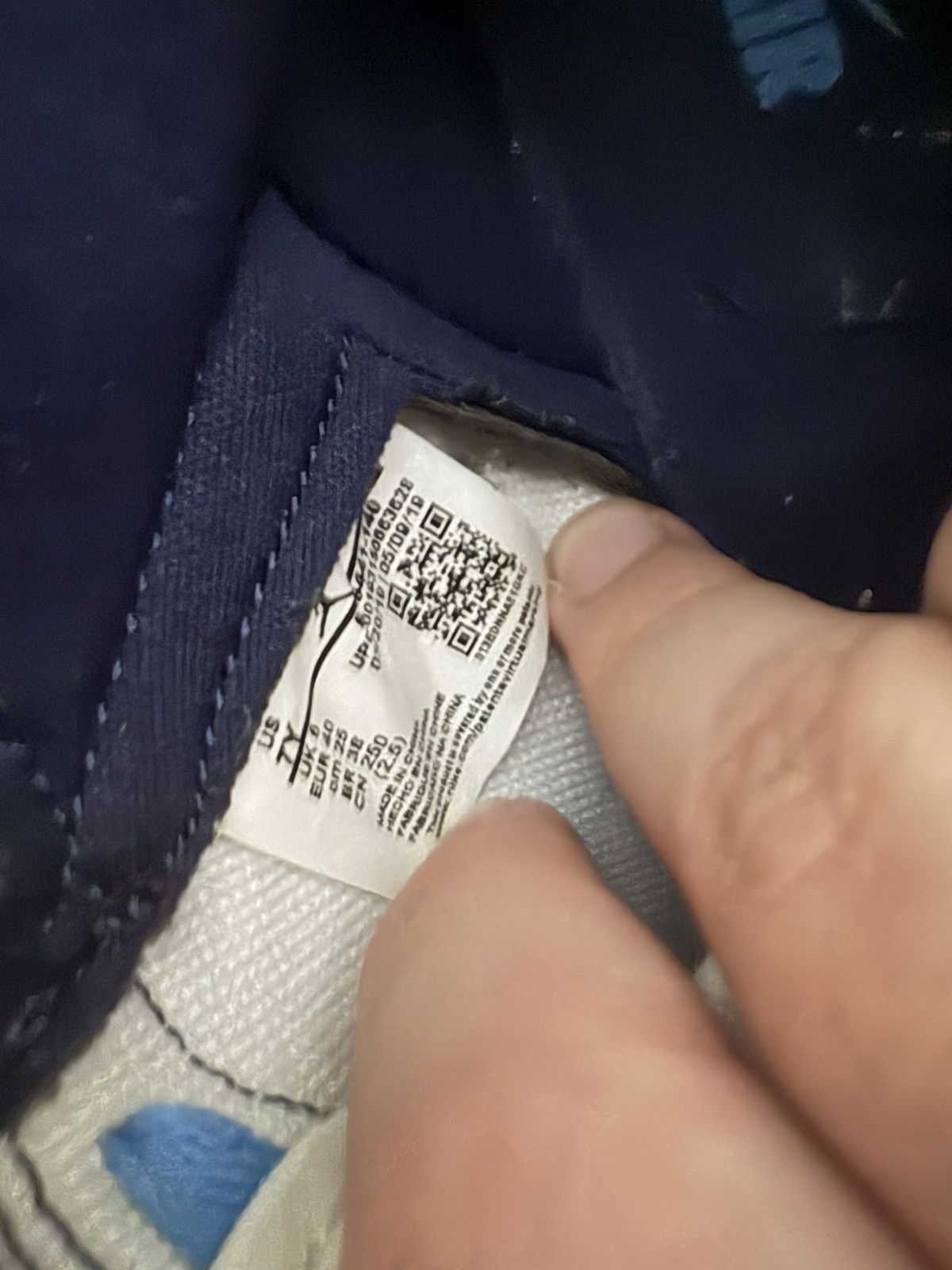 Jordan Brand Jordan 1 Obsidian (GS) Size US 7 / EU 40 - 6 Thumbnail