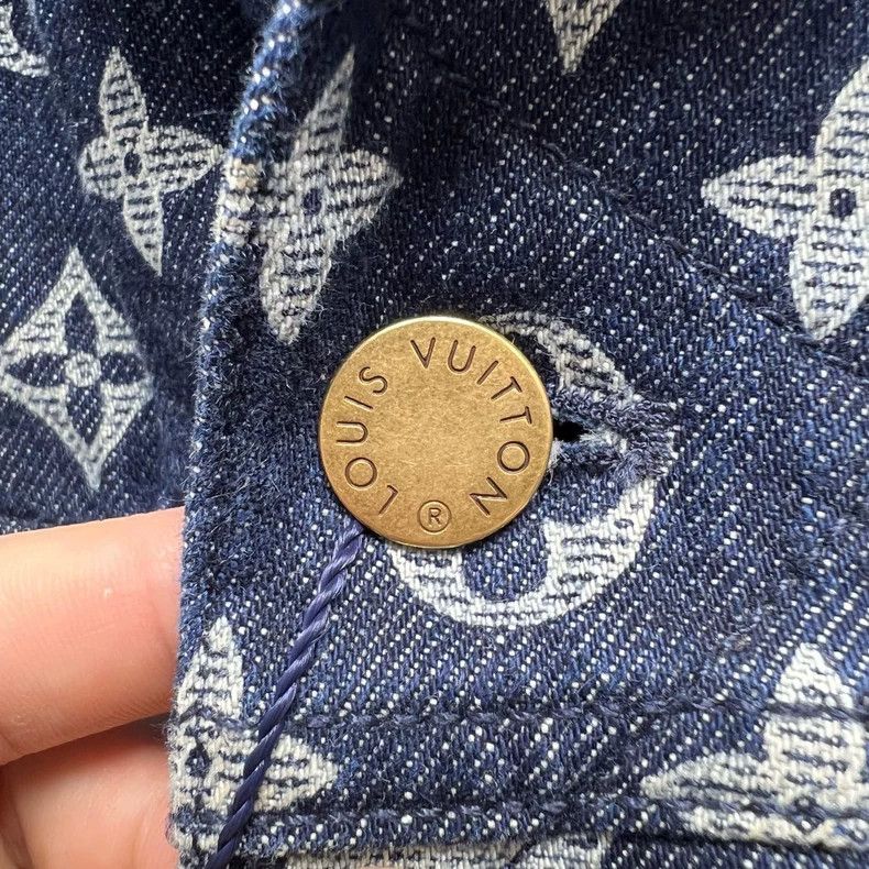 Louis Vuitton Louis Vuitton Original monogrammed Logo denim jacket Size US S / EU 44-46 / 1 - 3 Thumbnail