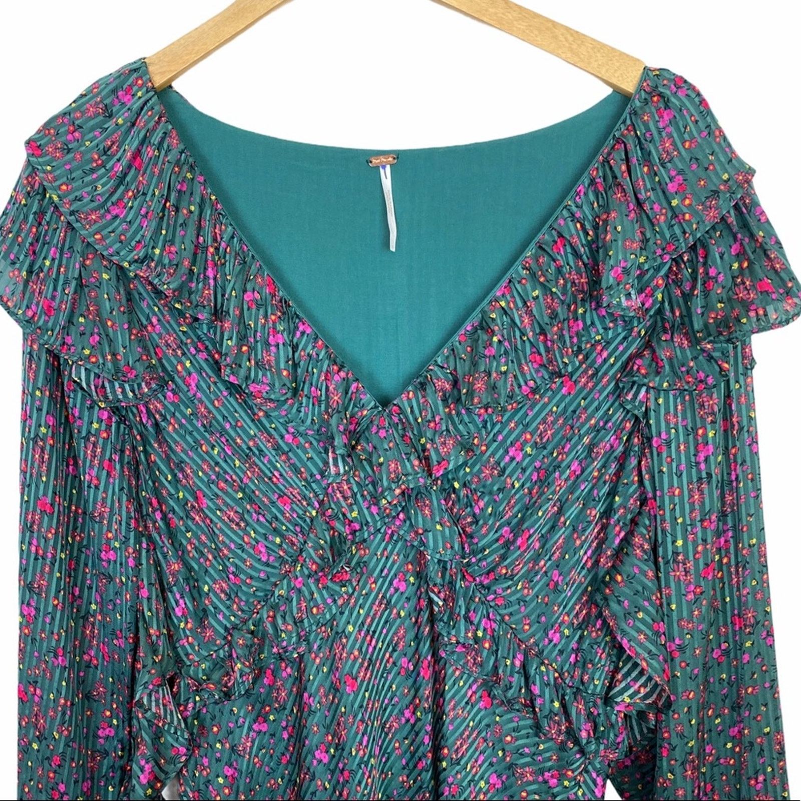 Free People Free People Satin Long Sleeve Ruffle V Neck Dress Size 2 Size XS / US 0-2 / IT 36-38 - 2 Thumbnail