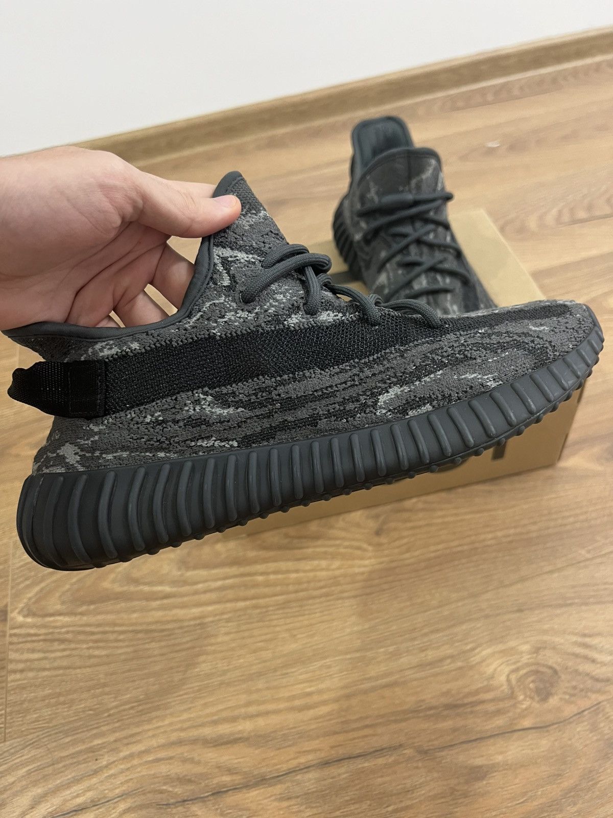 Yeezy Yeezy Boost 350 V2 MX Dark Salt Size US 9.5 / EU 42-43 - 2 Thumbnail