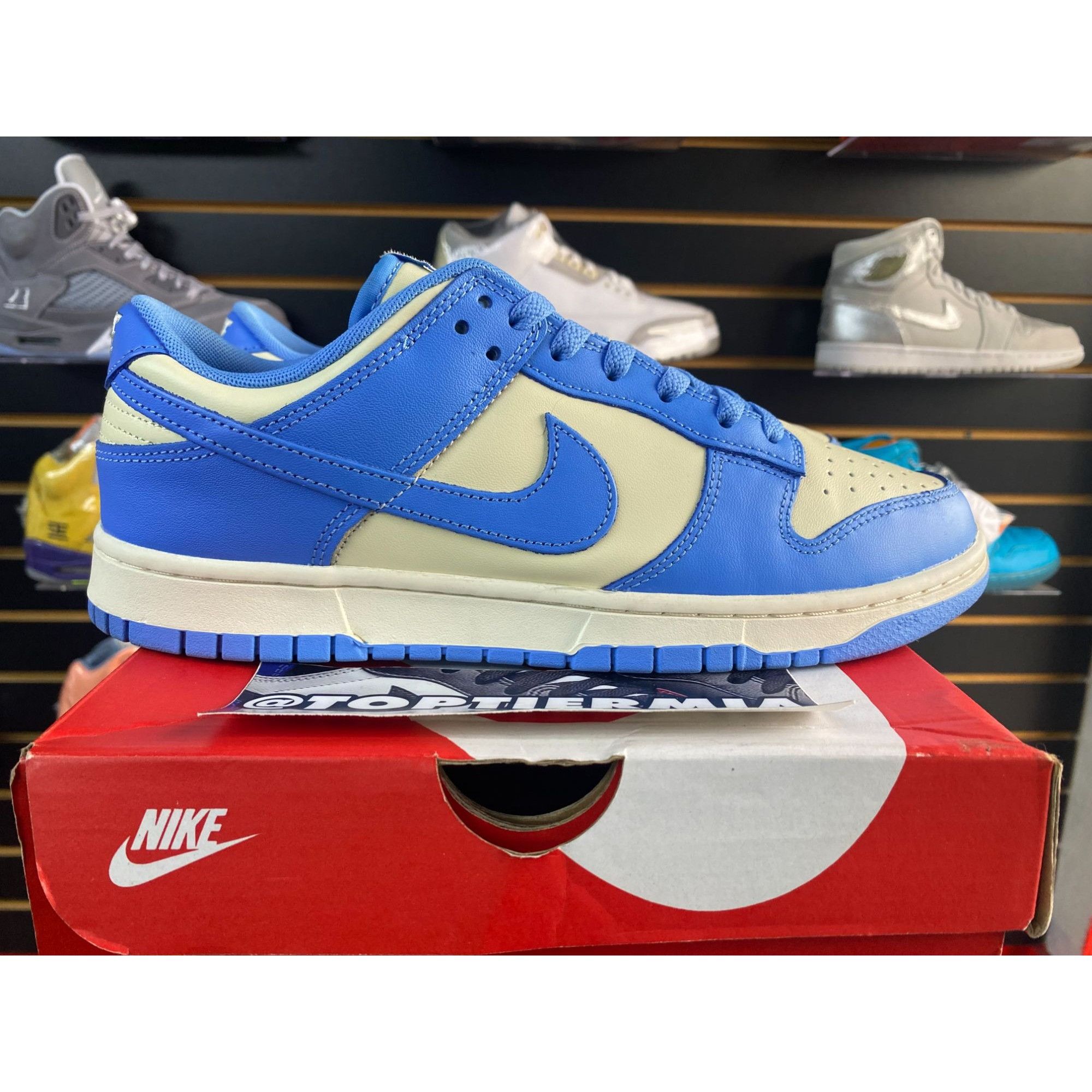 Nike NIKE DUNK LOW UNIVERSITY BLUE 2024 SZ 10 Size US 10 / EU 43 - 3 Thumbnail