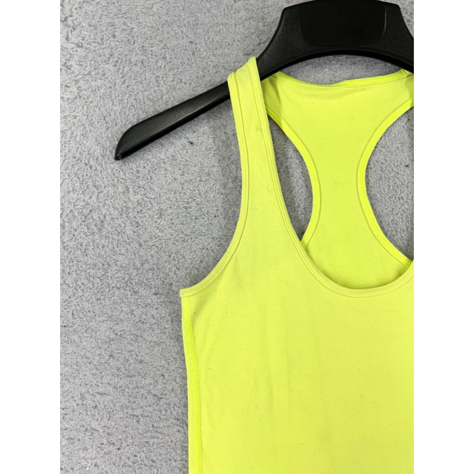 Lululemon Lululemon Shirt Women L Yellow Tank Sleeveless Gym Yoga READ Size L / US 10 / IT 46 - 4 Thumbnail