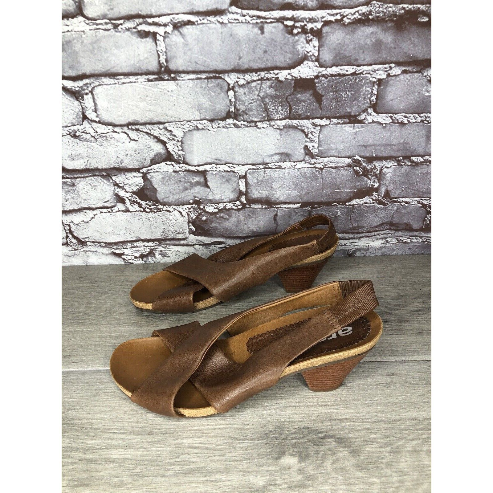 Other Ara Brown Leather Cross Strap Wooden Stacked Heel Sandals Wo Size US 8 / IT 38 - 22 Thumbnail