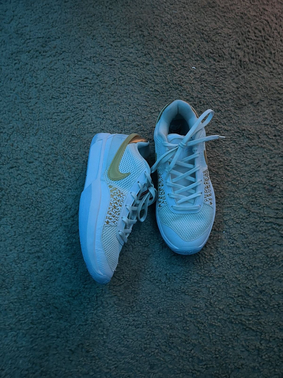 Nike Nike Men's Basketball Shoe Ja 1 Color: White/Metallic Gold Size US 10 / EU 43 - 7 Thumbnail