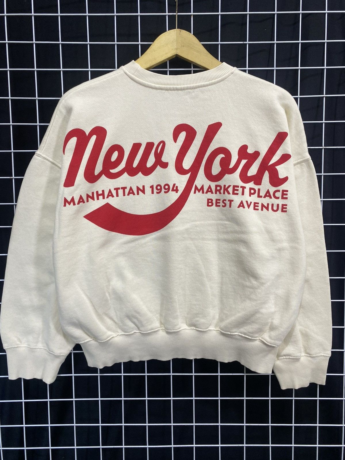 Zara ZARA NEW YORK BROKEN WHITE CREWNECK SWEATSHIRT Size S / US 4 / IT 40 - 1 Thumbnail