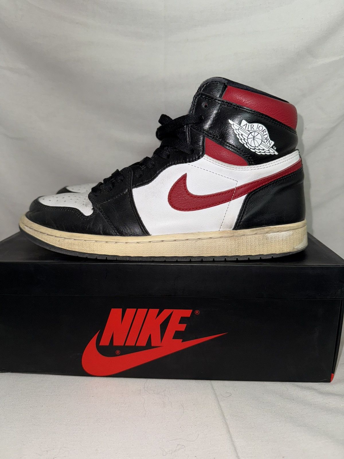 Jordan Brand × Nike Air Jordan 1 High OG “Gym Red” Size US 10.5 / EU 43-44 - 1 Thumbnail