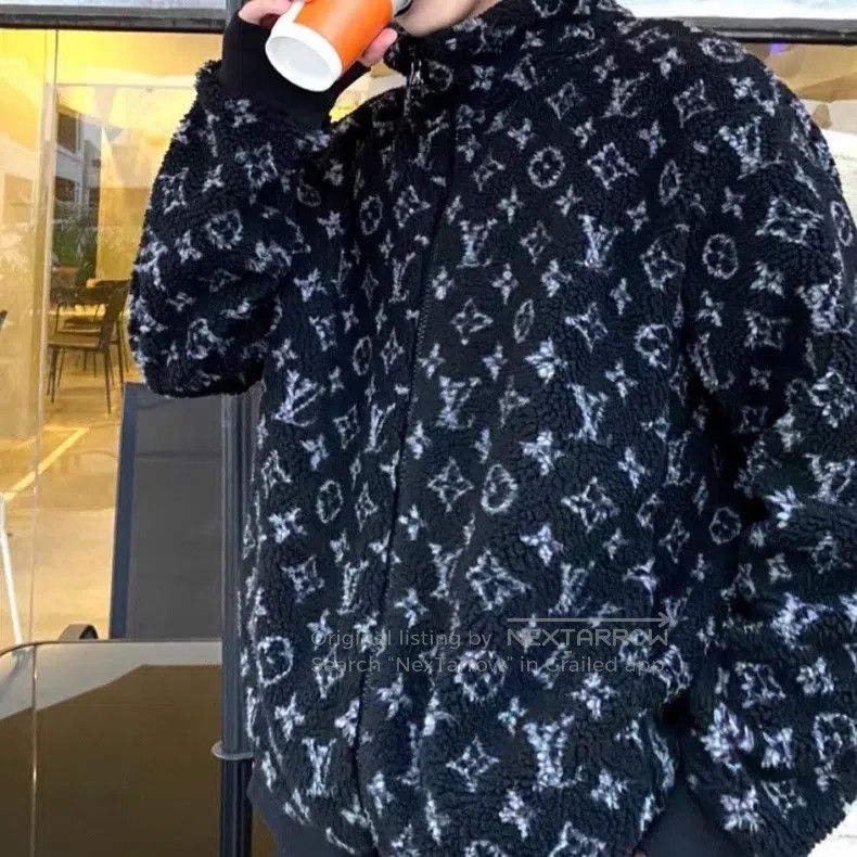 Louis Vuitton Louis Vuitton Three flower full print teddy jacket Size US M / EU 48-50 / 2 - 7 Thumbnail