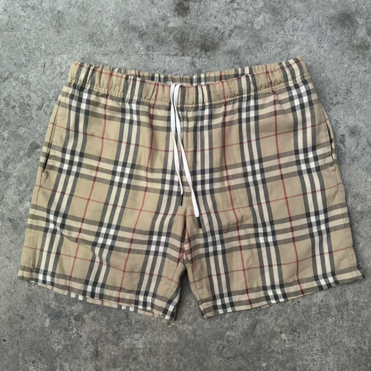 Burberry Burberry plaid short vintage Size US 32 / EU 48 - 1 Thumbnail