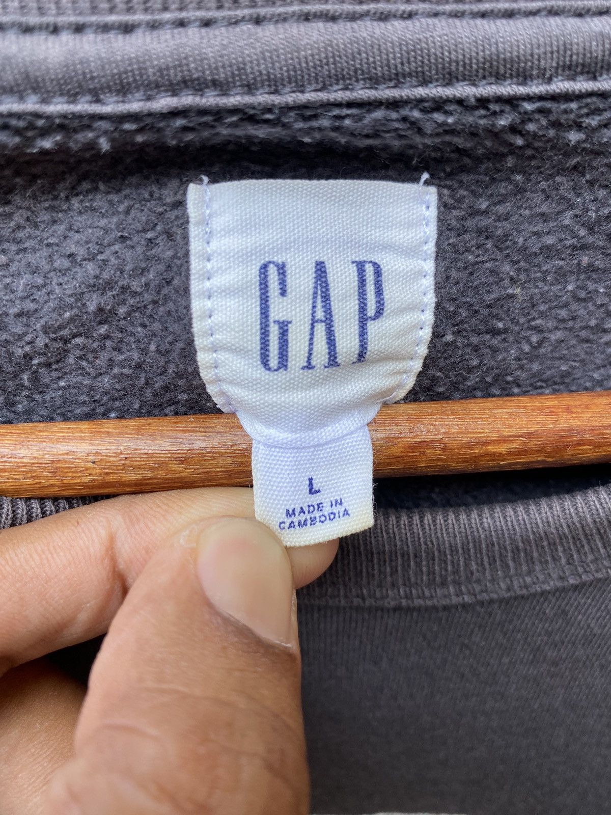 Gap Vintage Gap Original Sweatshirt Spellout Pullover Sun Faded Size US L / EU 52-54 / 3 - 7 Thumbnail