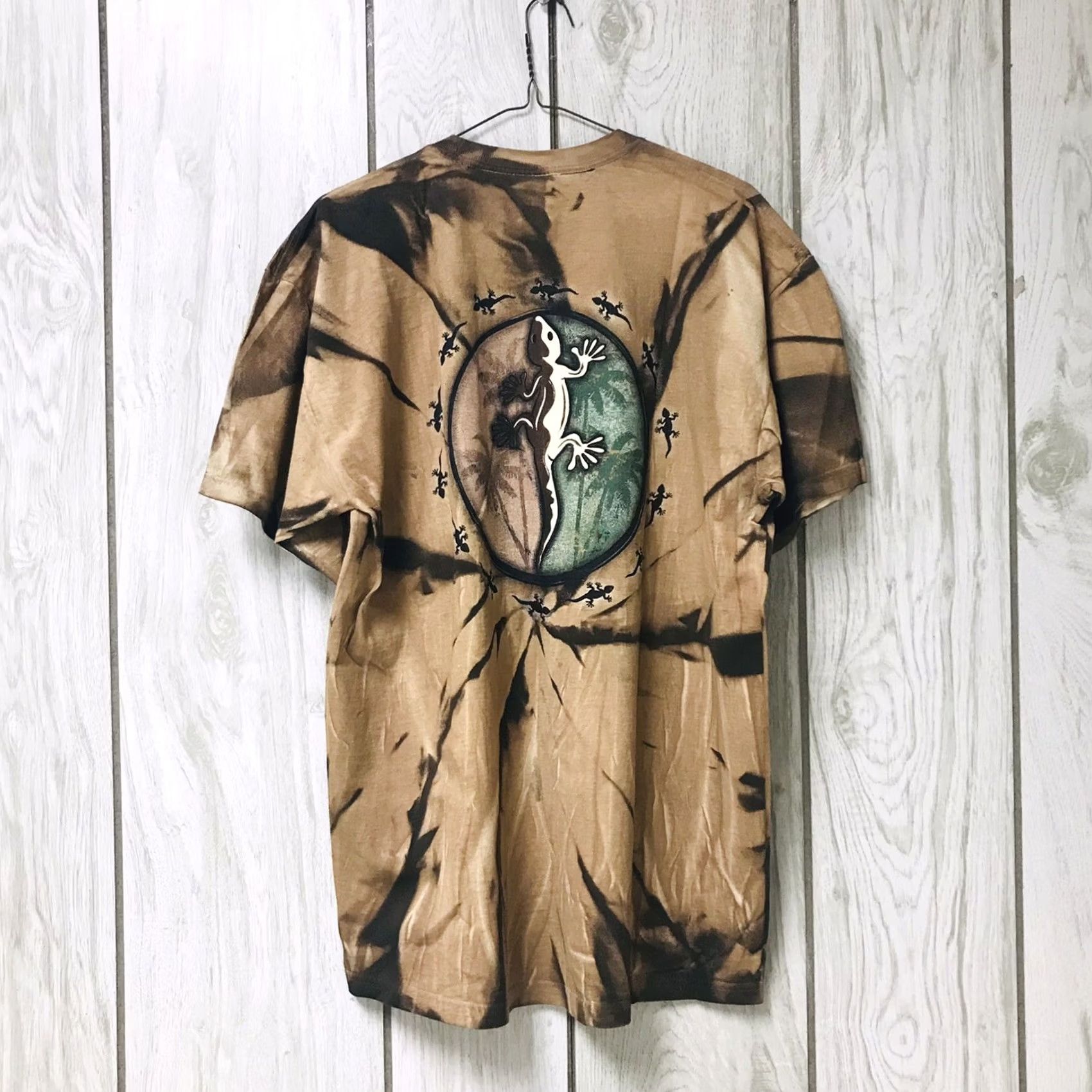Vintage VTG Yacht Club T-Shirt Men Burnt Orange Gecko Lizard Tie-Dye Crew Neck Short Sleeve 90s Graphic USA Vintage Regular Size L Size US L / EU 52-54 / 3 - 2 Thumbnail