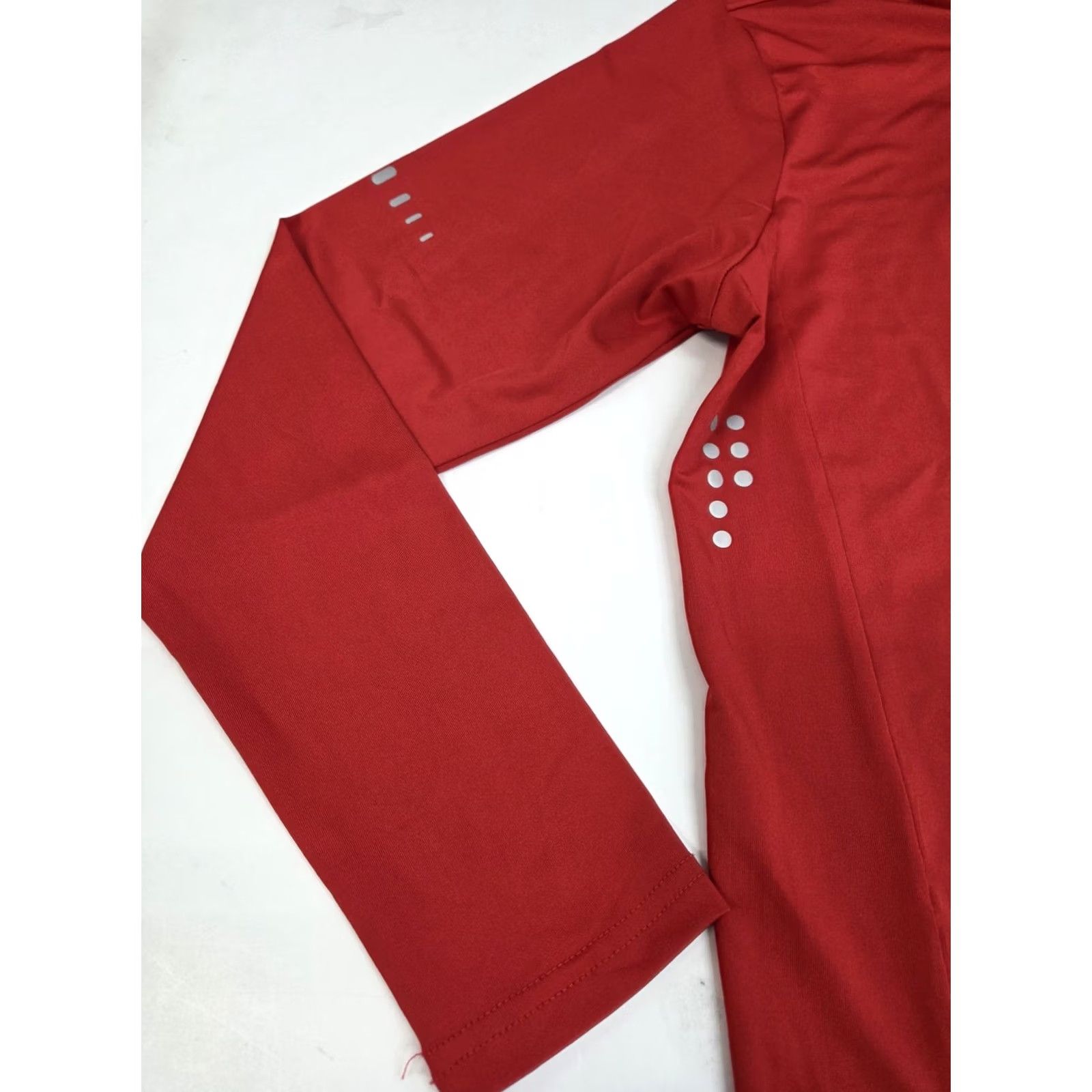 Vintage Fashion Sport Royalty Long Sleeve Running Shirt Red XL Men Pullover High Neck Moisture Wicking Lightweight All Seasons Classic Fit NWT Size US XL / EU 56 / 4 - 6 Thumbnail