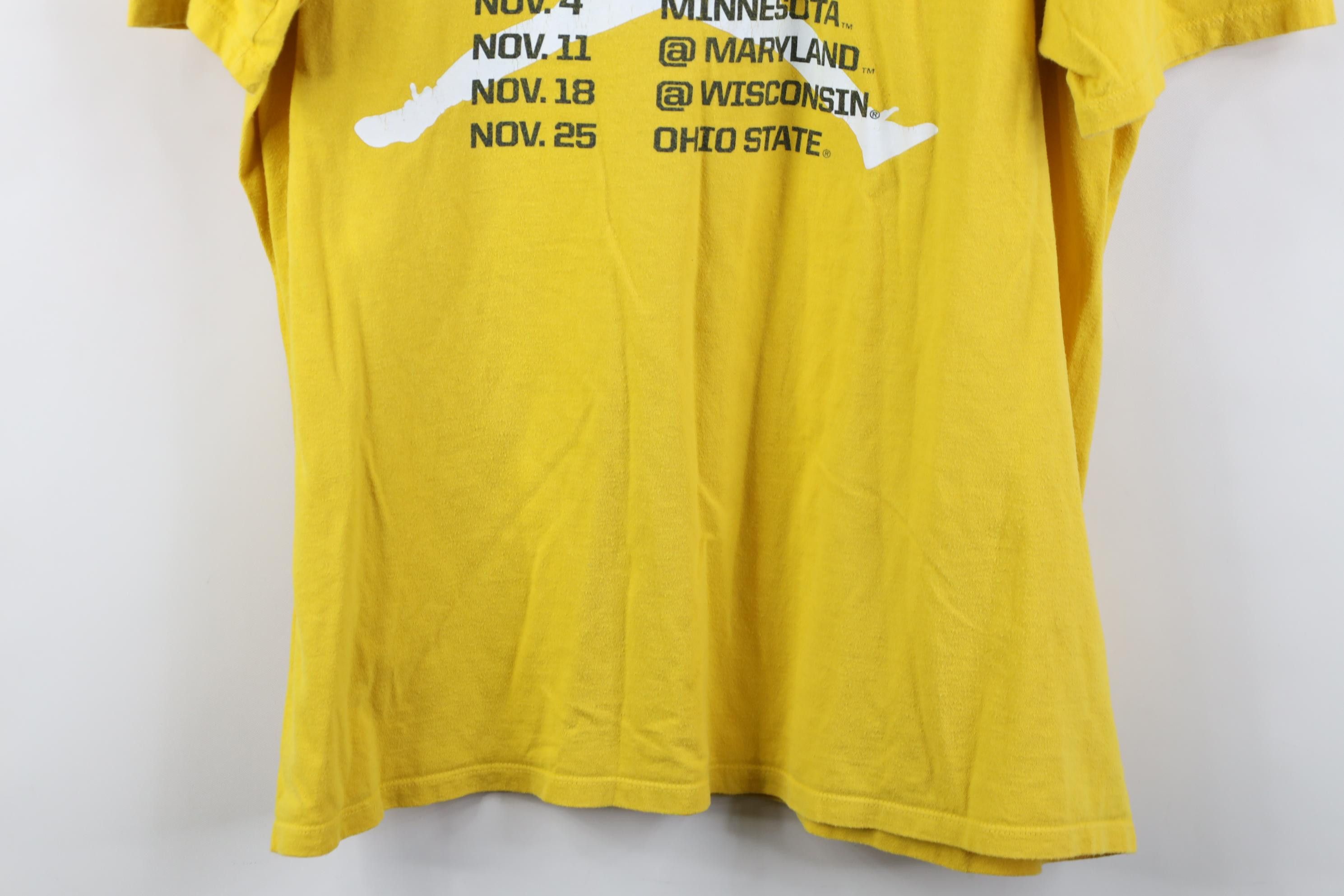 Nike Nike Air Jordan 2017 University of Michigan Football T-Shirt Size US L / EU 52-54 / 3 - 14 Thumbnail