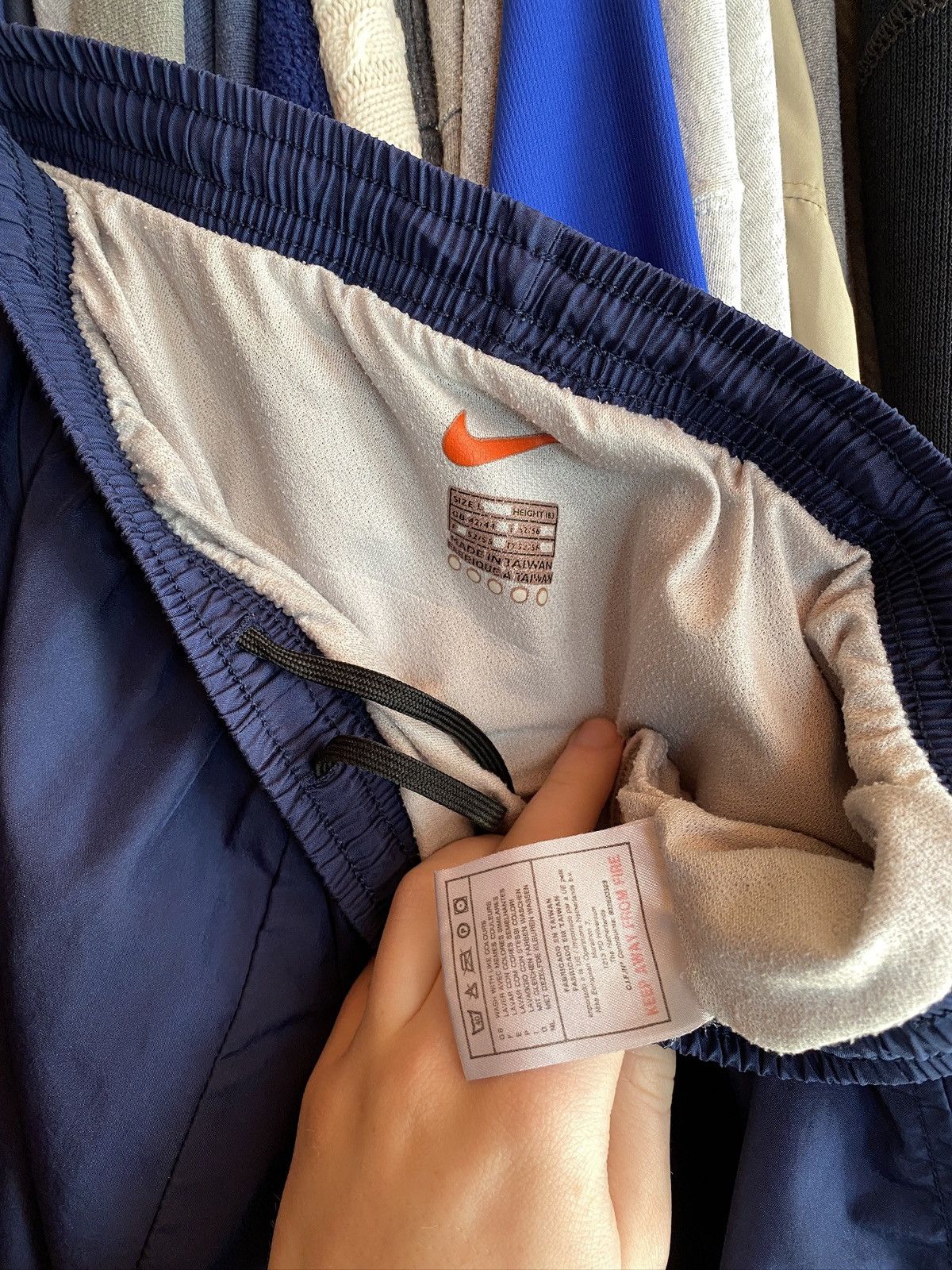 Nike VINTAGE NIKE NYLON SHORTS 90s Size US 34 / EU 50 - 3 Thumbnail