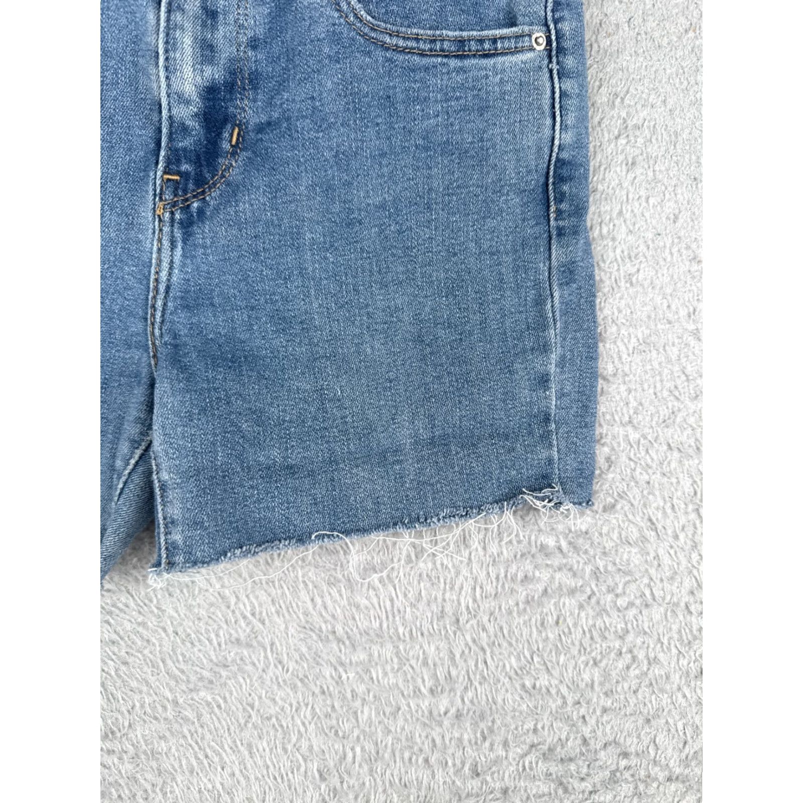 Levi's Levi's Women's 25 Denim Cut-Off Shorts Mid Rise Blue Cotton Blend Summer Casual Active Girls Size 42" / US 20 - 2 Thumbnail