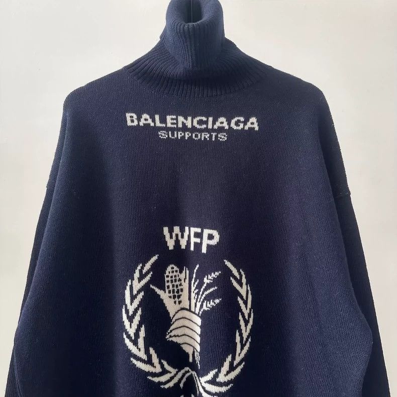 Balenciaga FW18 Show WFP World Food Programme Co-branded Tu