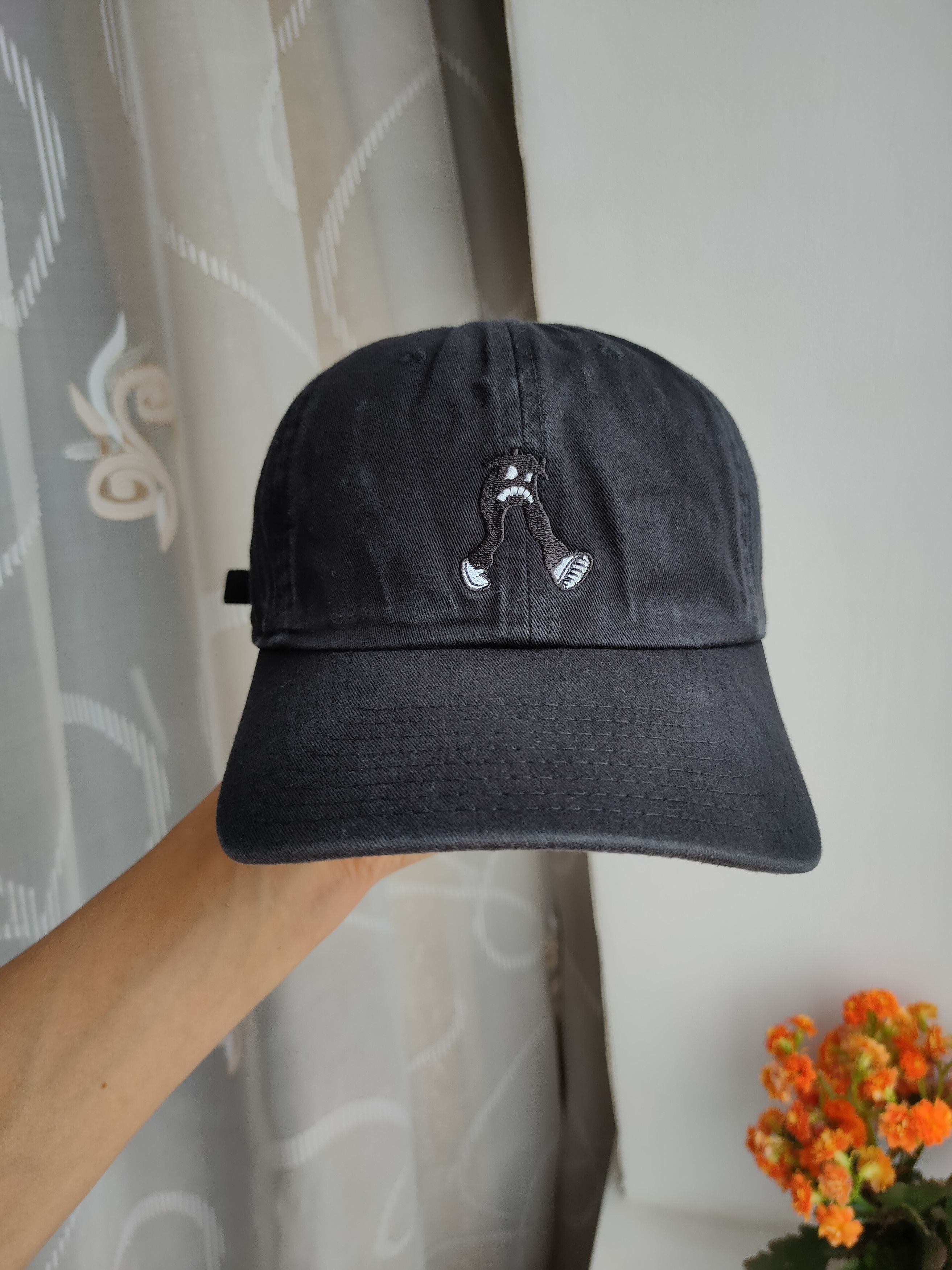 Gentle Monster Vintage Nervous Dad Hat Tope Black Cap Monster Logo Cap Size ONE SIZE - 2 Thumbnail