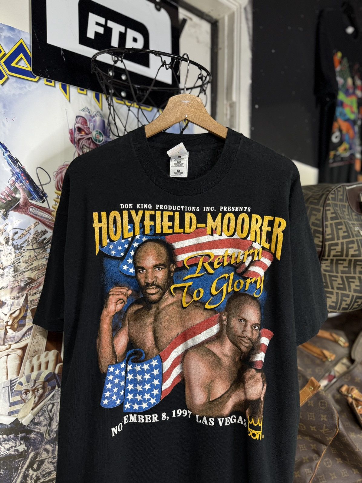 Vintage 90’s Vintage Holyfield Boxing Tee Shirt XLarge Size US XL / EU 56 / 4 - 2 Thumbnail