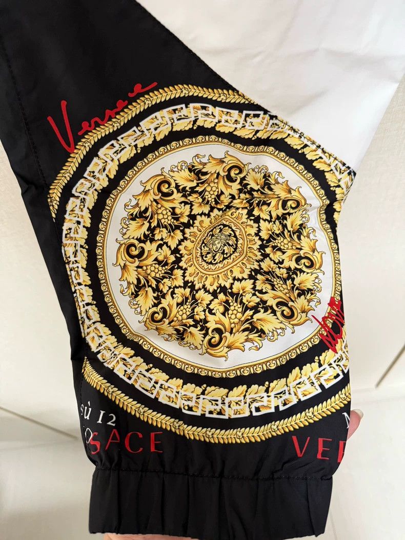 Versace Versace Black and gold printed athleptic pants Size US 34 / EU 50 - 3 Thumbnail