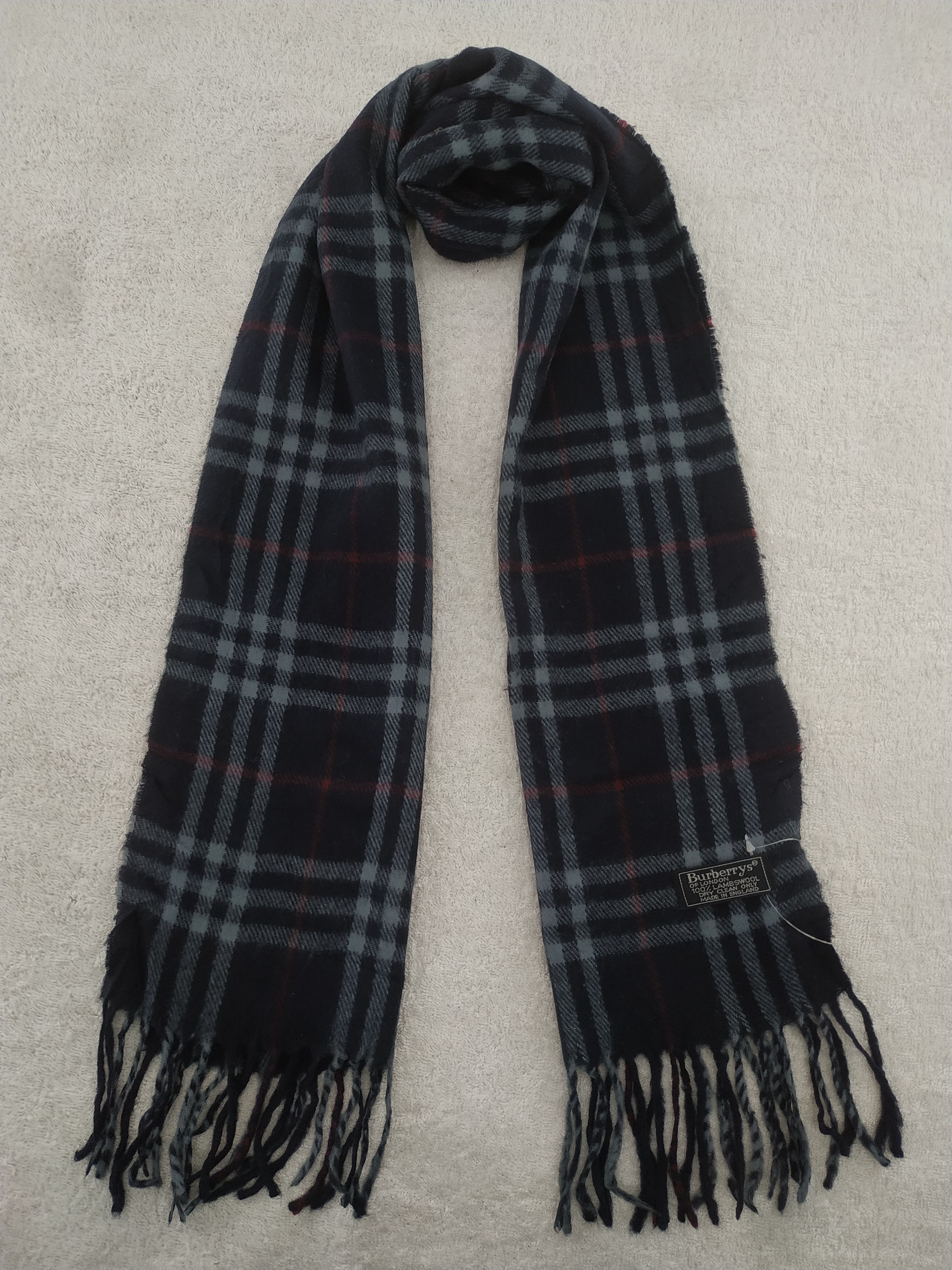 Burberry Vintage Burberry Scarf/Muffler/Neckwear MF557 Size ONE SIZE - 1 Thumbnail