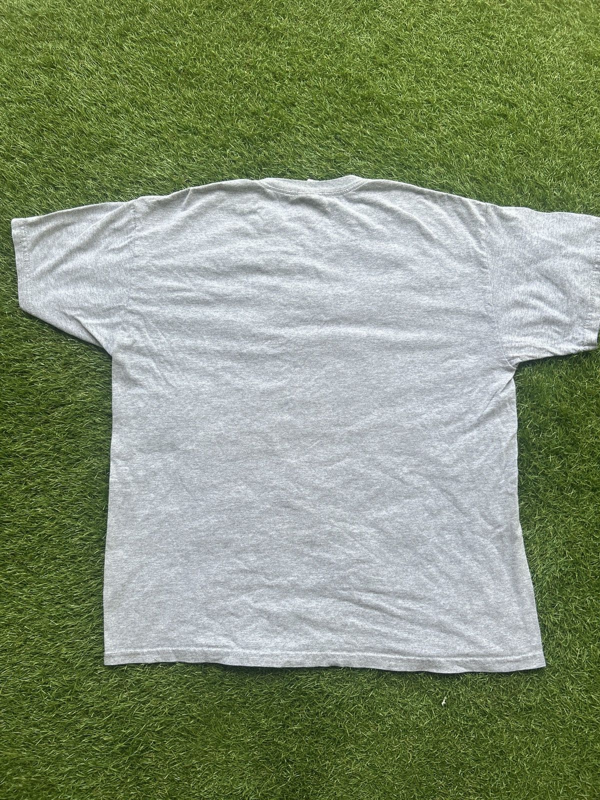 NFL Vintage 90s Die Hard Eagles Fan T-Shirt. Size US XL / EU 56 / 4 - 4 Thumbnail