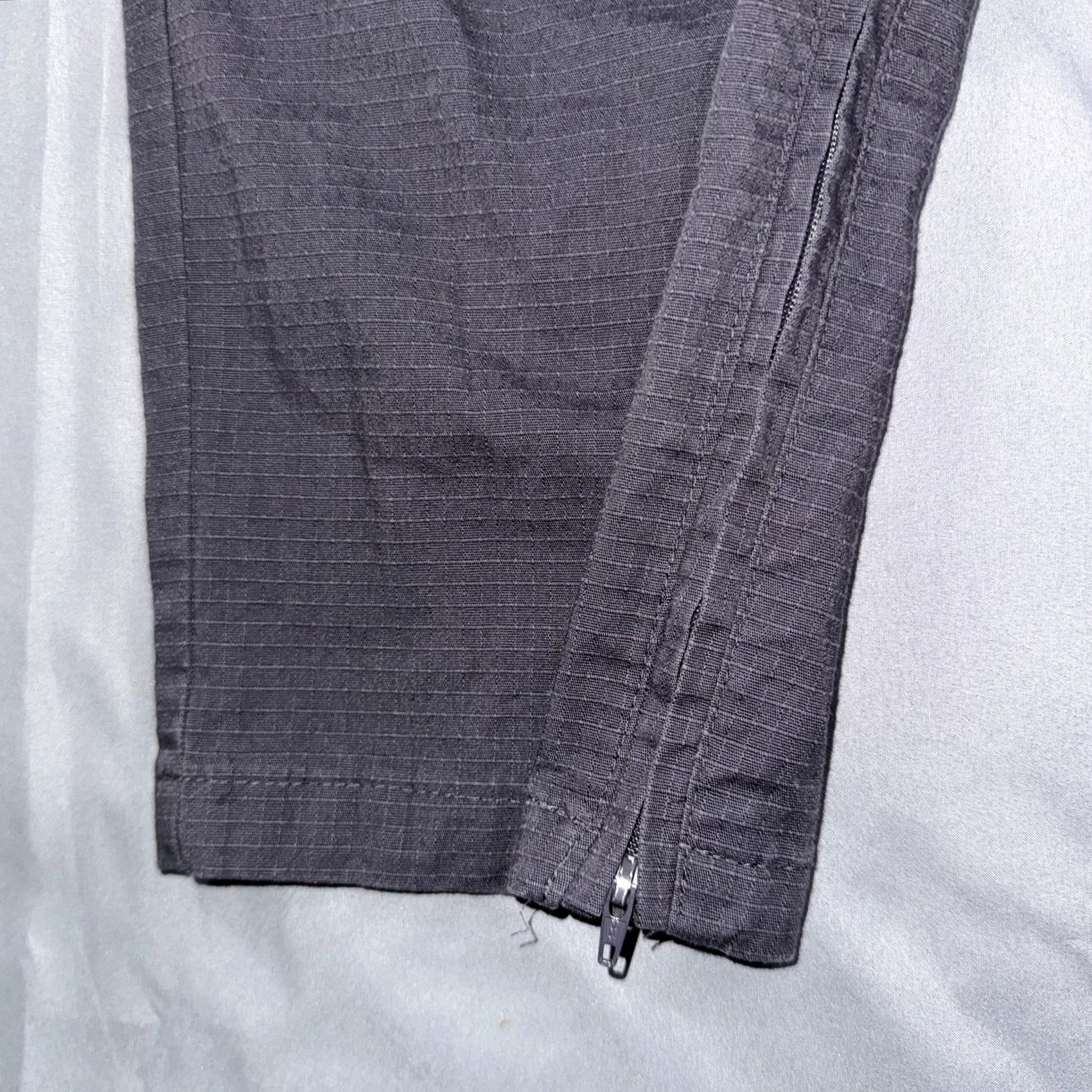 Carhartt Carhartt Pants Womens Petite 3XL Gray Cargo Elastic Waist Ankle Zip Stretch Size 40" / US 18 - 7 Thumbnail