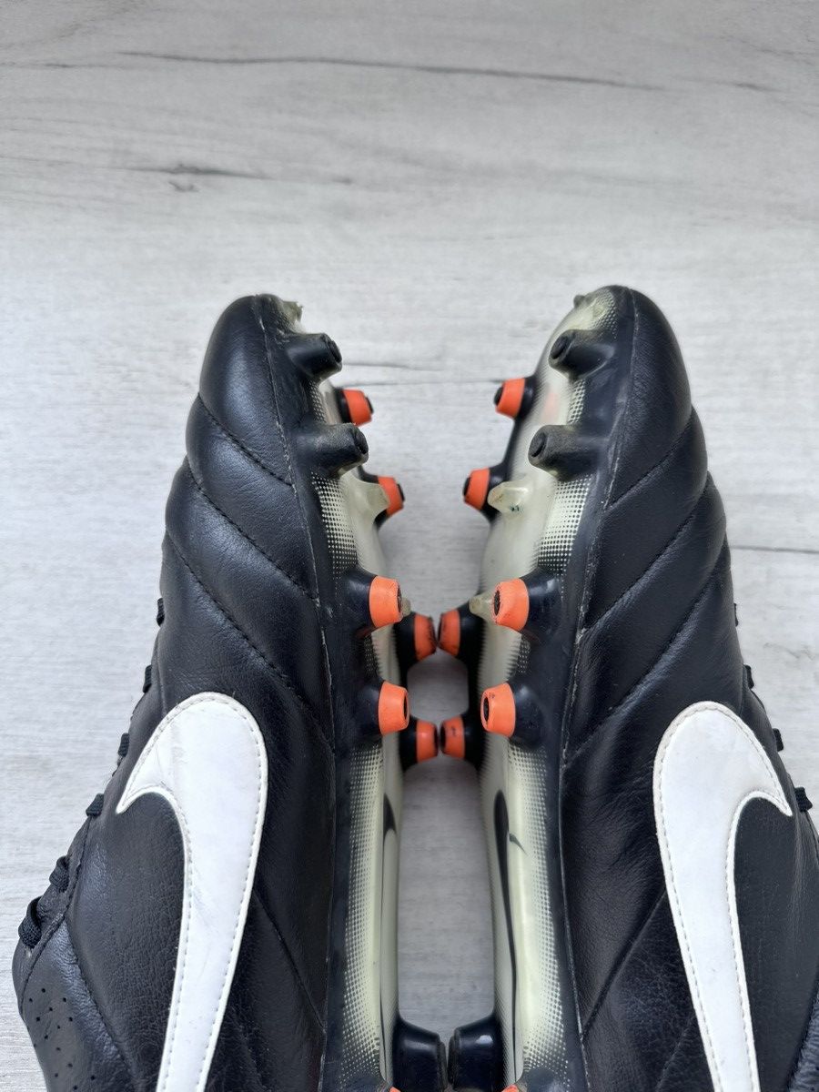 Nike × Vintage Nike Tiempo Legend Leather Rare Soccer Football Cleats Boots Size US 11 / EU 44 - 13 Thumbnail