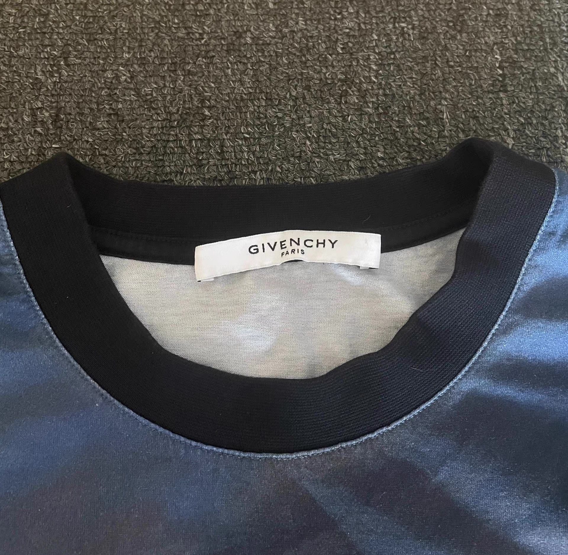 Givenchy Givenchy T-shirt Q4 Size US S / EU 44-46 / 1 - 3 Thumbnail