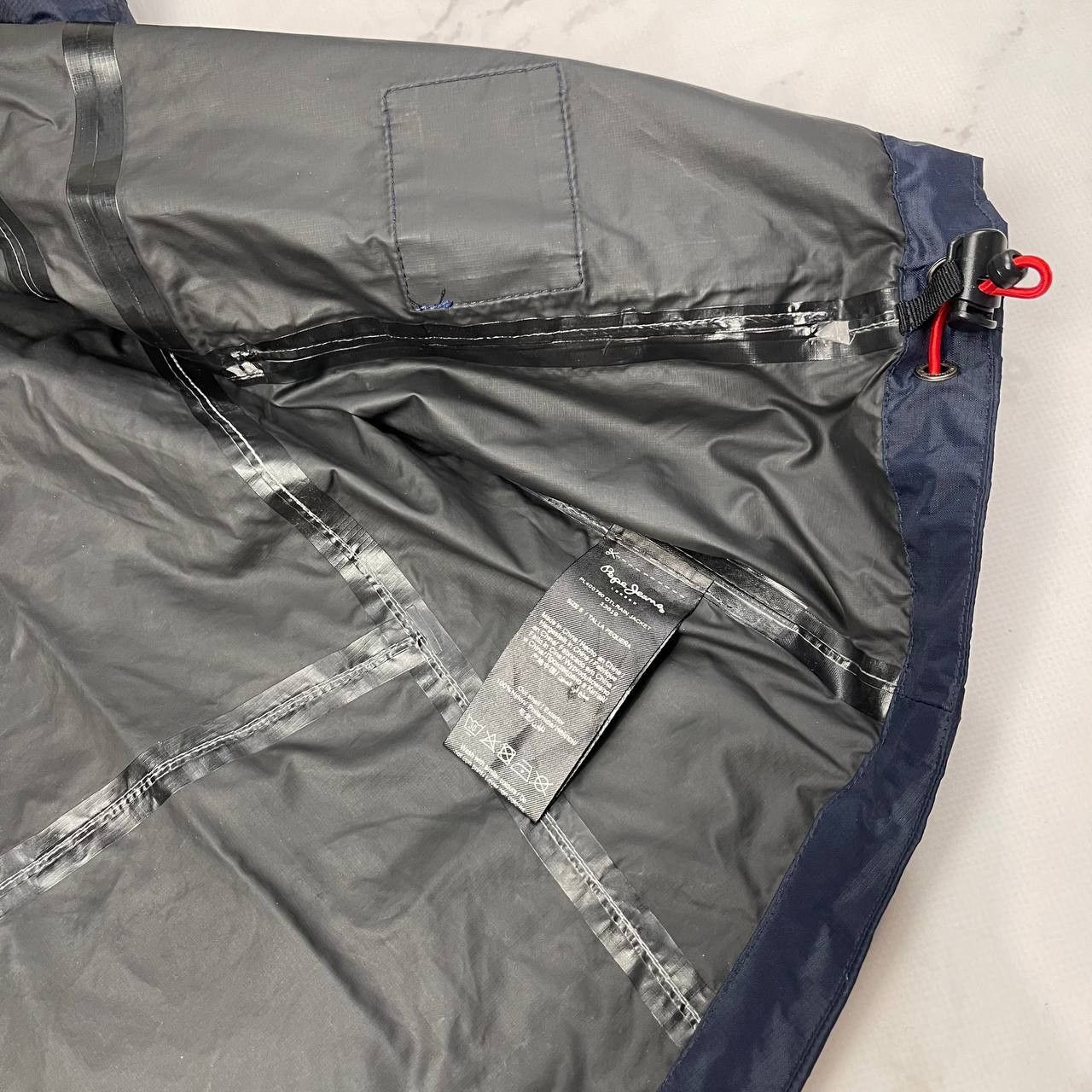 Red Bull Red Bull Infiniti F1 Racing Raincoat Jacket men’s size Size US S / EU 44-46 / 1 - 20 Thumbnail